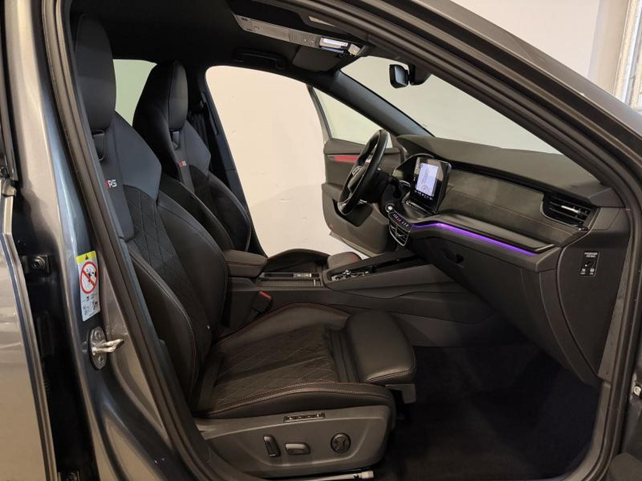 Skoda Octavia RS 2.0 TSI 245 DSG7 KOMBI (2023) - Photo 22