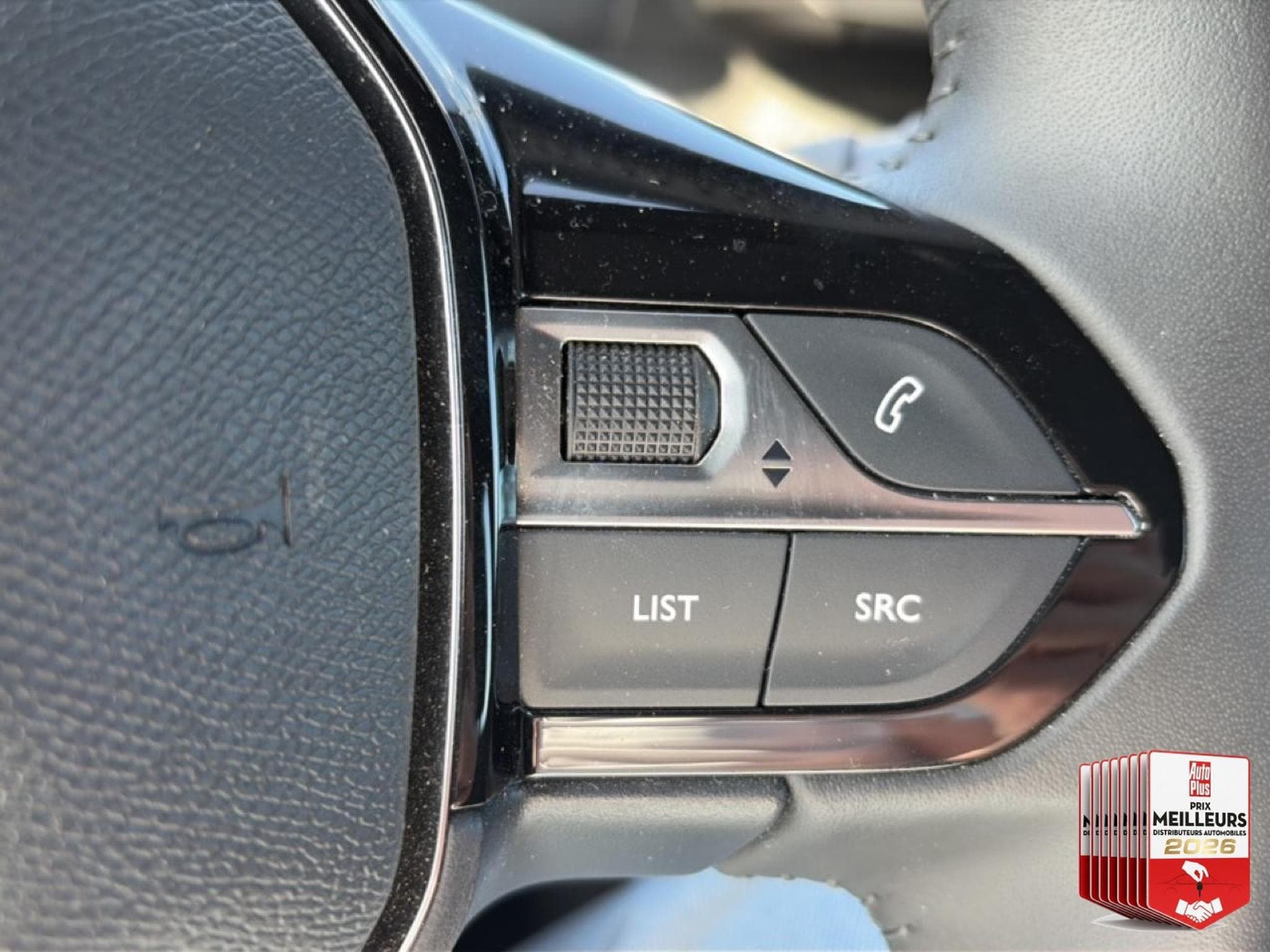 Peugeot 2008 1.2 100 STYLE (2025) - Photo 16