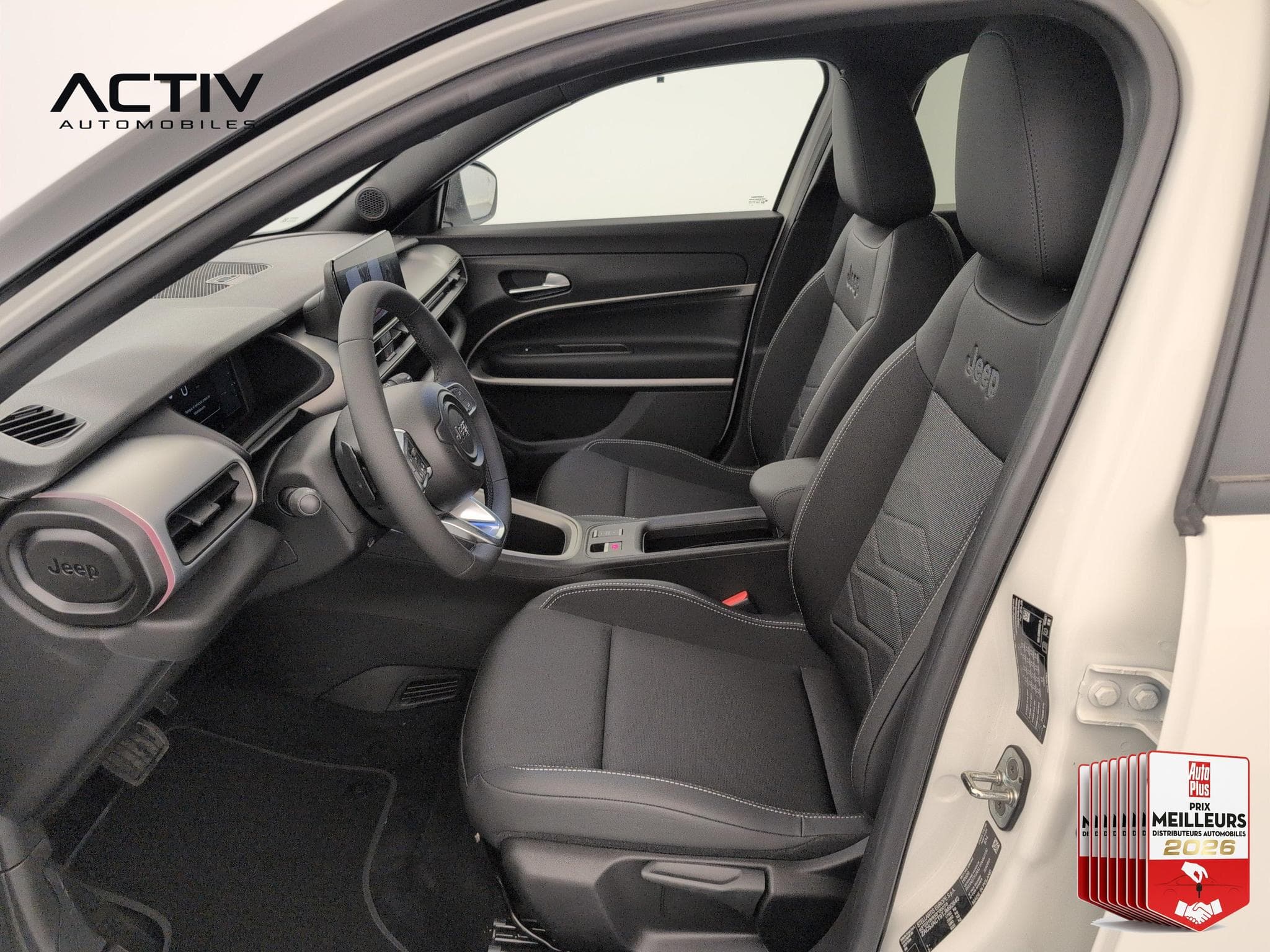 Jeep Avenger 1.2 Turbo T3 110 ch e-Hybrid BVR6 Summit (2026) - Foto 15