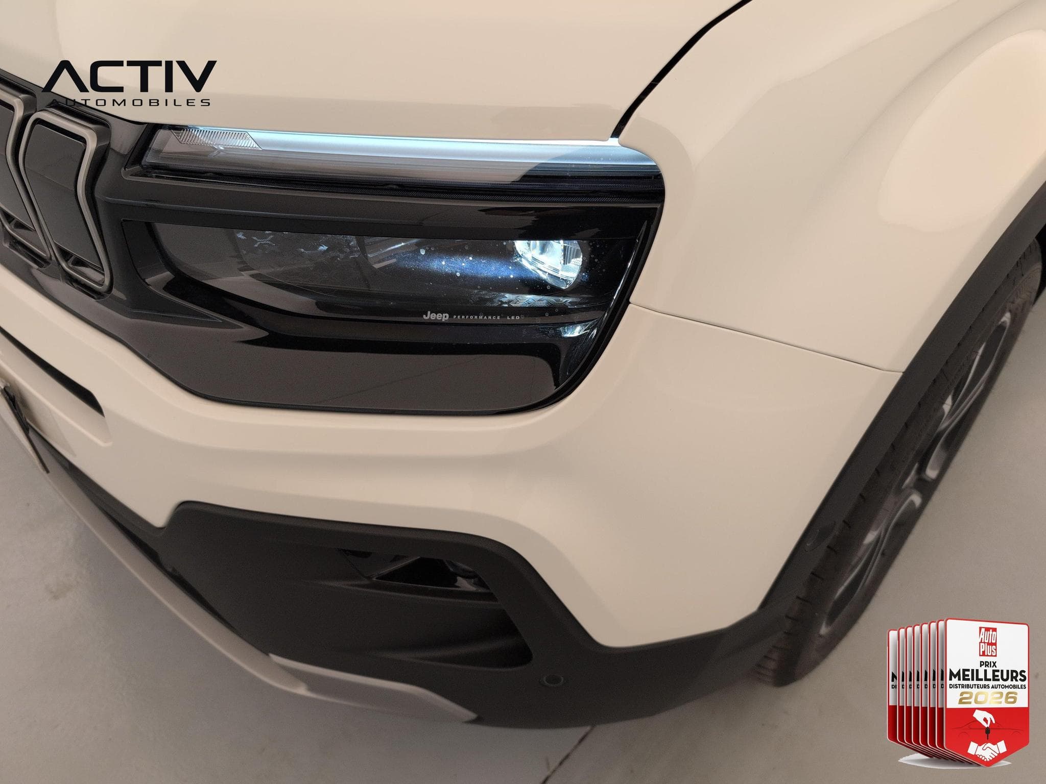 Jeep Avenger 1.2 Turbo T3 110 ch e-Hybrid BVR6 Summit (2026) - Foto 21