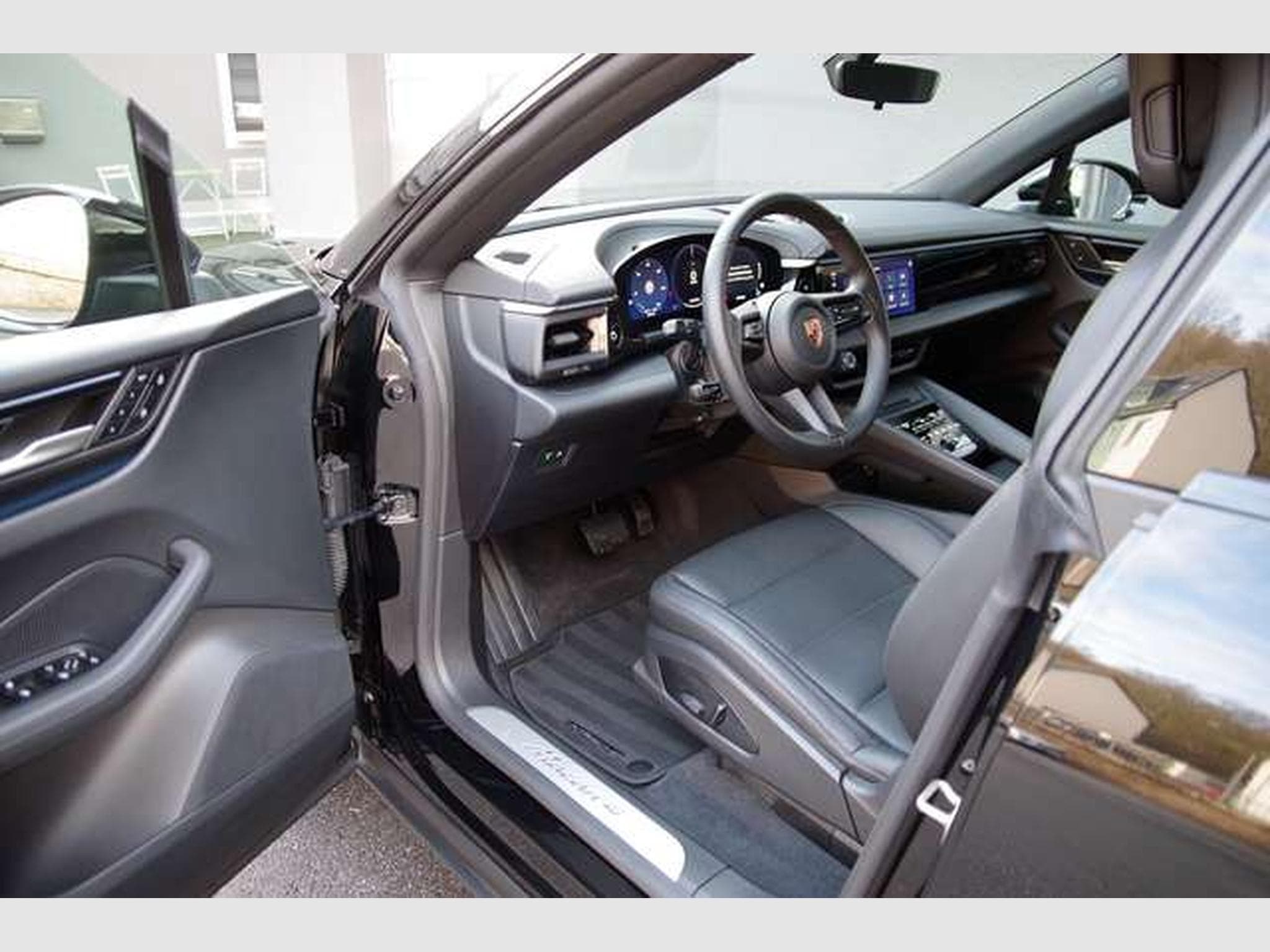 Porsche Macan Macan 4*21"MacanDesign,ACC,PANO,Servo+,Kompass* (2025) - Foto 5