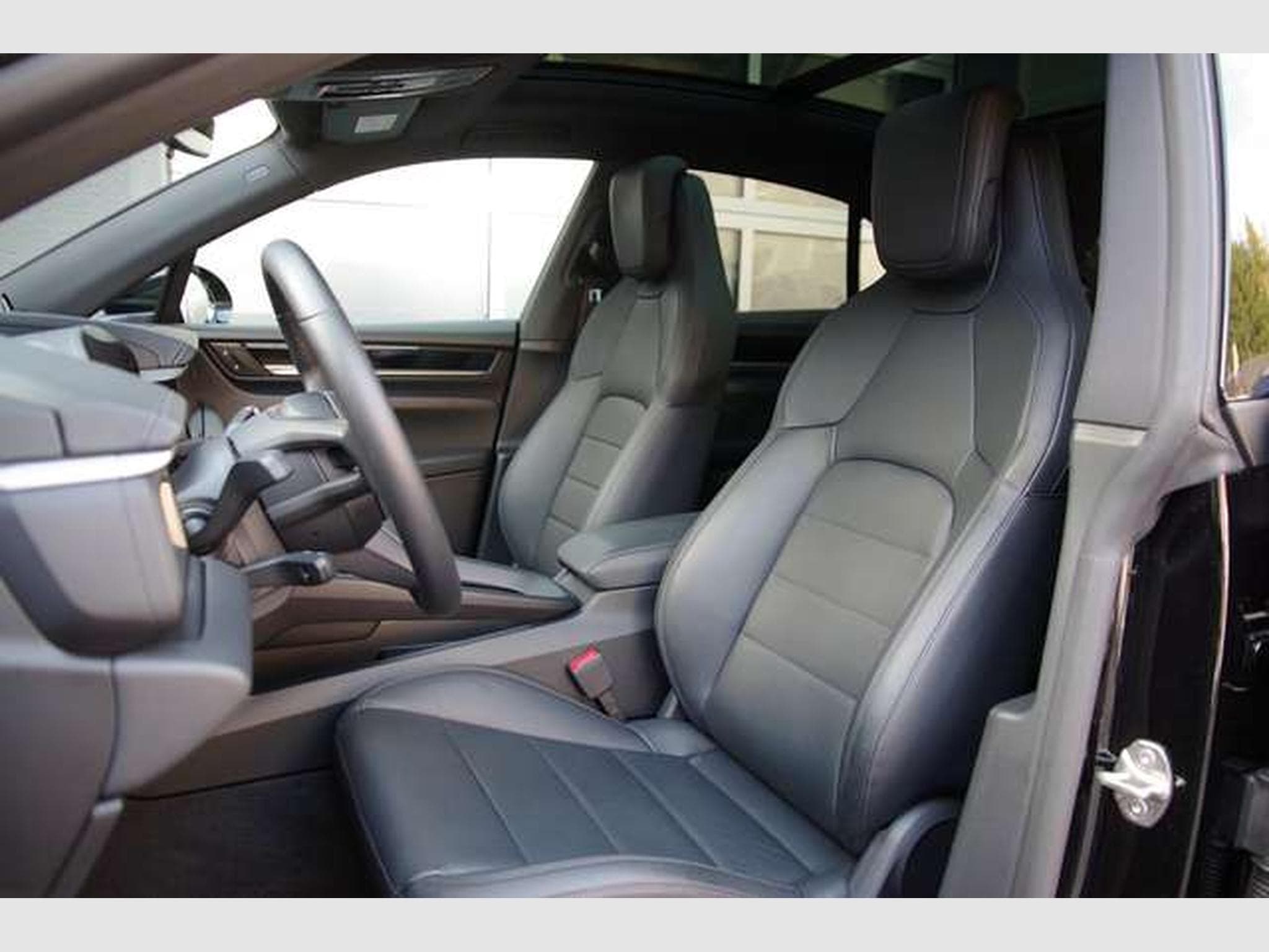 Porsche Macan Macan 4*21"MacanDesign,ACC,PANO,Servo+,Kompass* (2025) - Foto 6