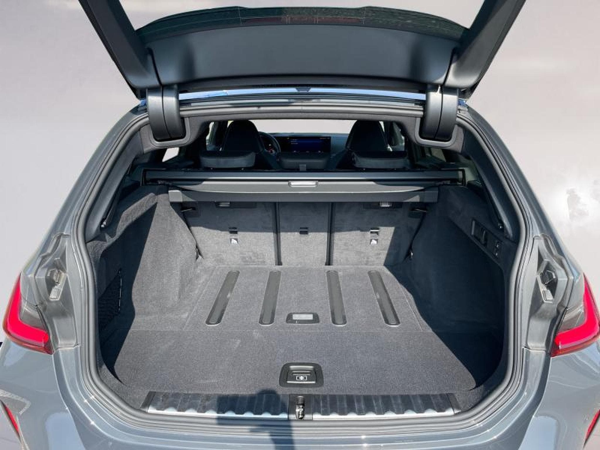 BMW M3 M3 Competition M xDrive Touring (2024) - Photo 13