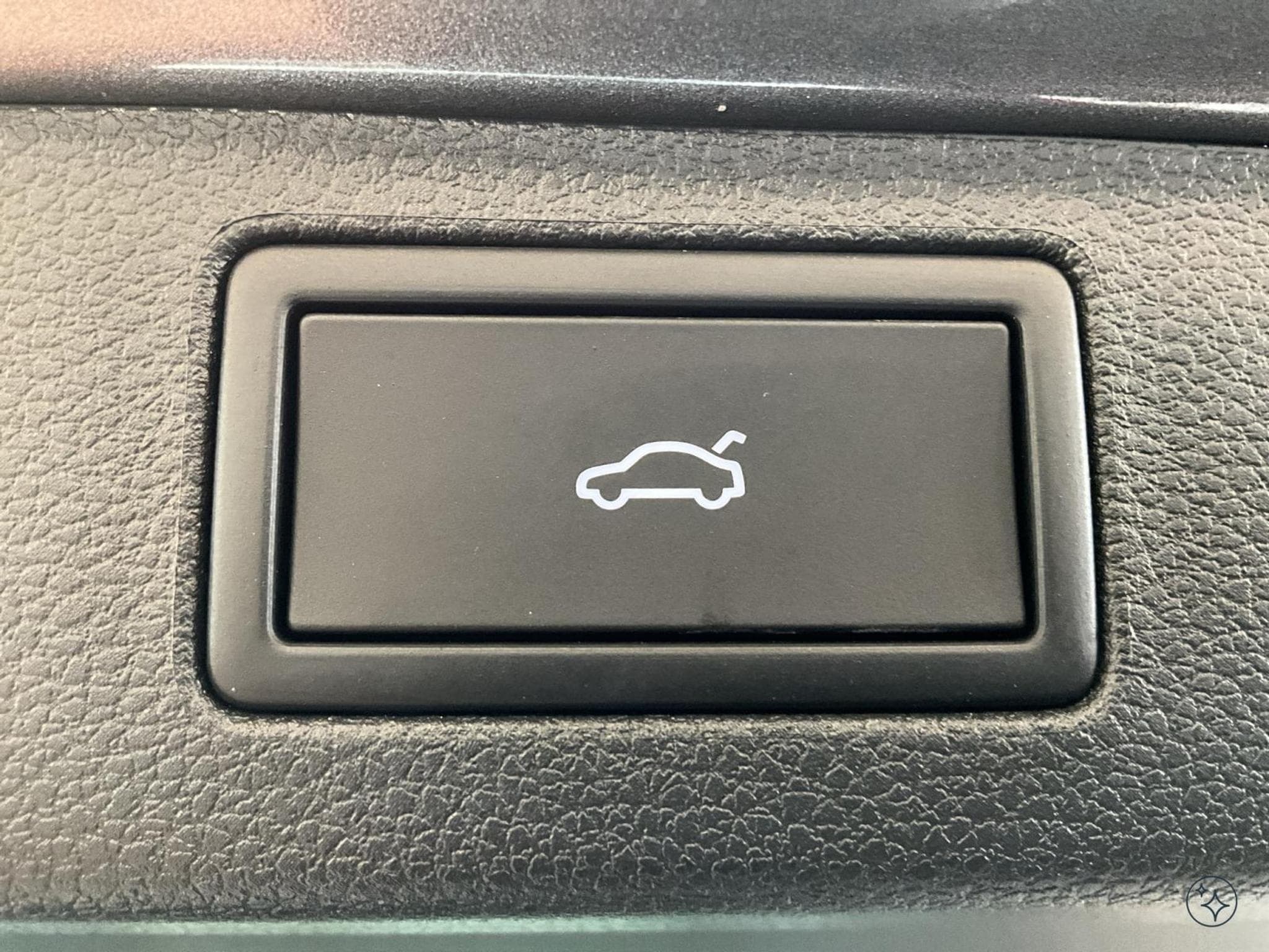 Skoda Kamiq Monte-Carlo+DSG+LED+NAVI+DAB+PANO (2025) - Foto 19