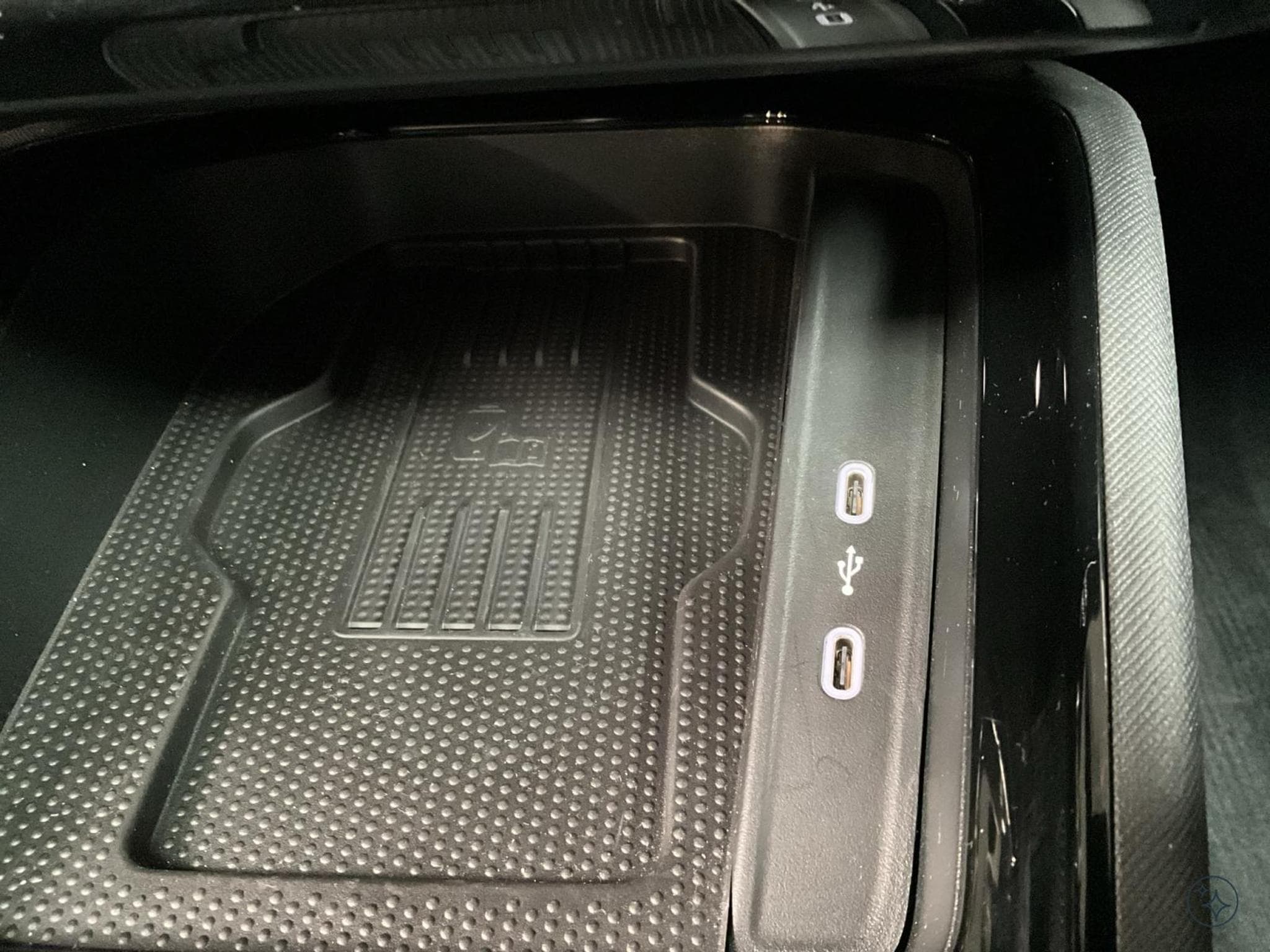 Skoda Kamiq Monte-Carlo+DSG+LED+NAVI+DAB+PANO (2025) - Foto 21