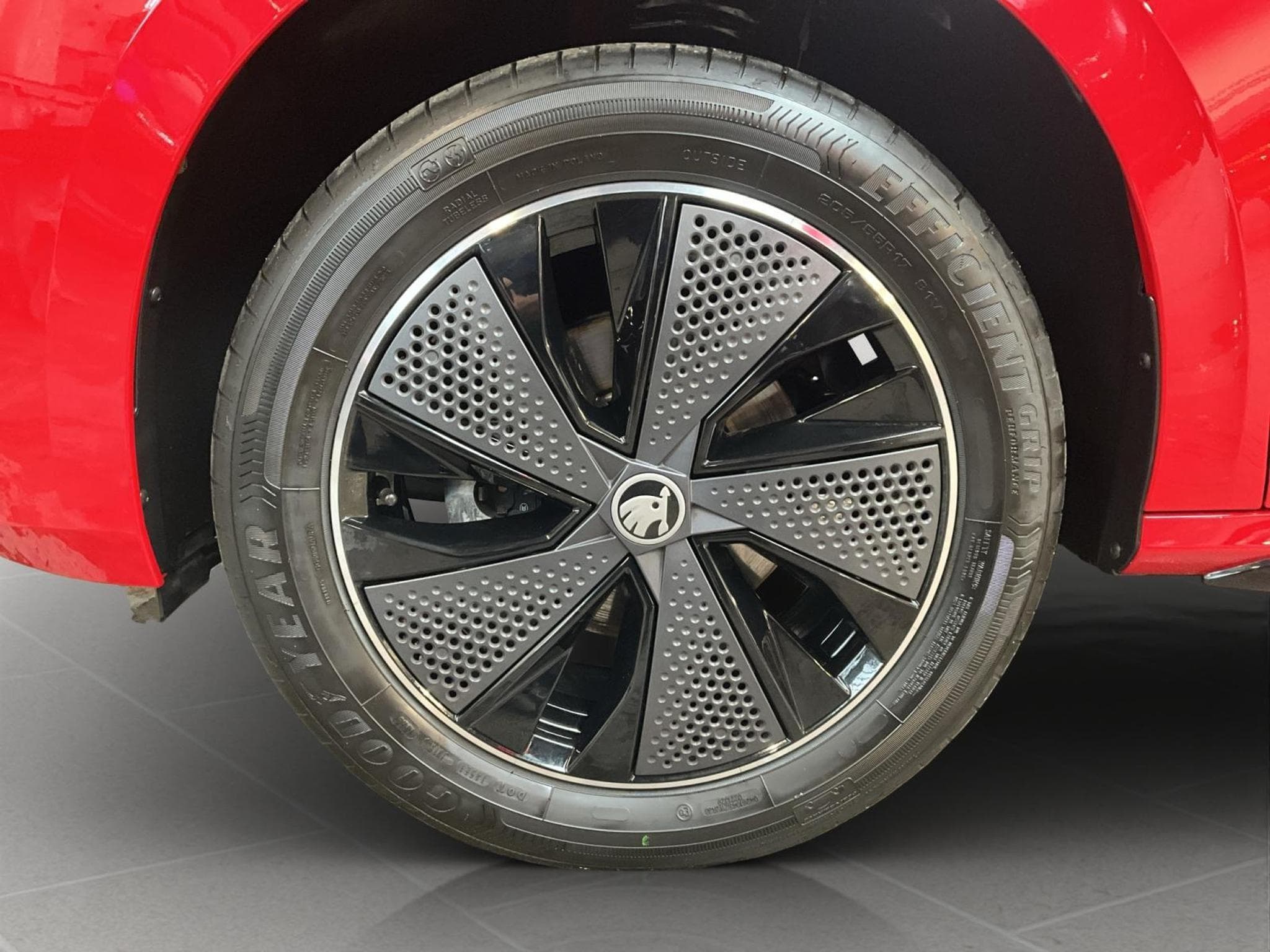Skoda Kamiq Monte-Carlo+DSG+P.Park&Go+AHK+LED+Navi+DAB (2025) - Foto 8