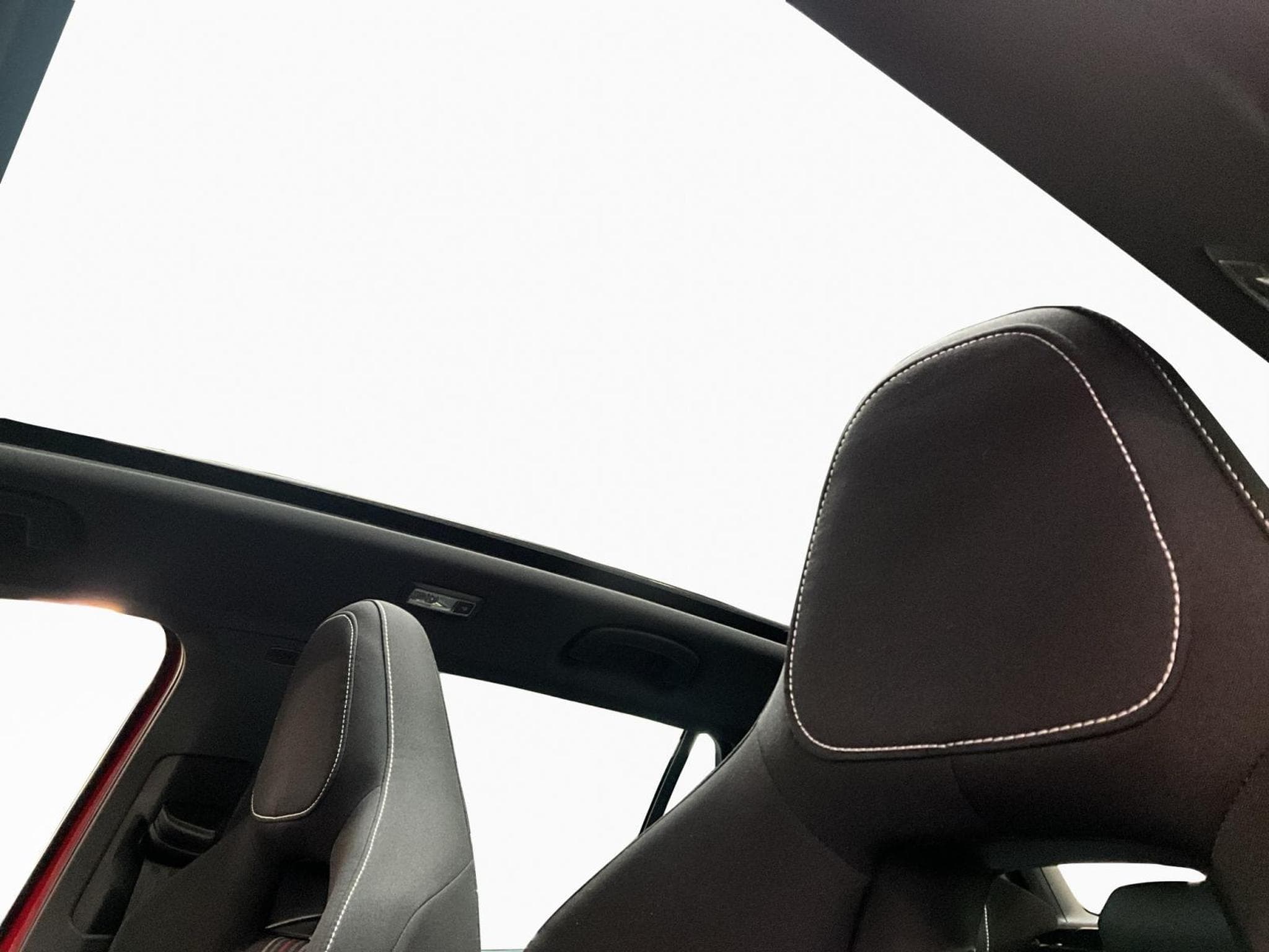 Skoda Kamiq Monte-Carlo+DSG+P.Park&Go+AHK+LED+Navi+DAB (2025) - Foto 15