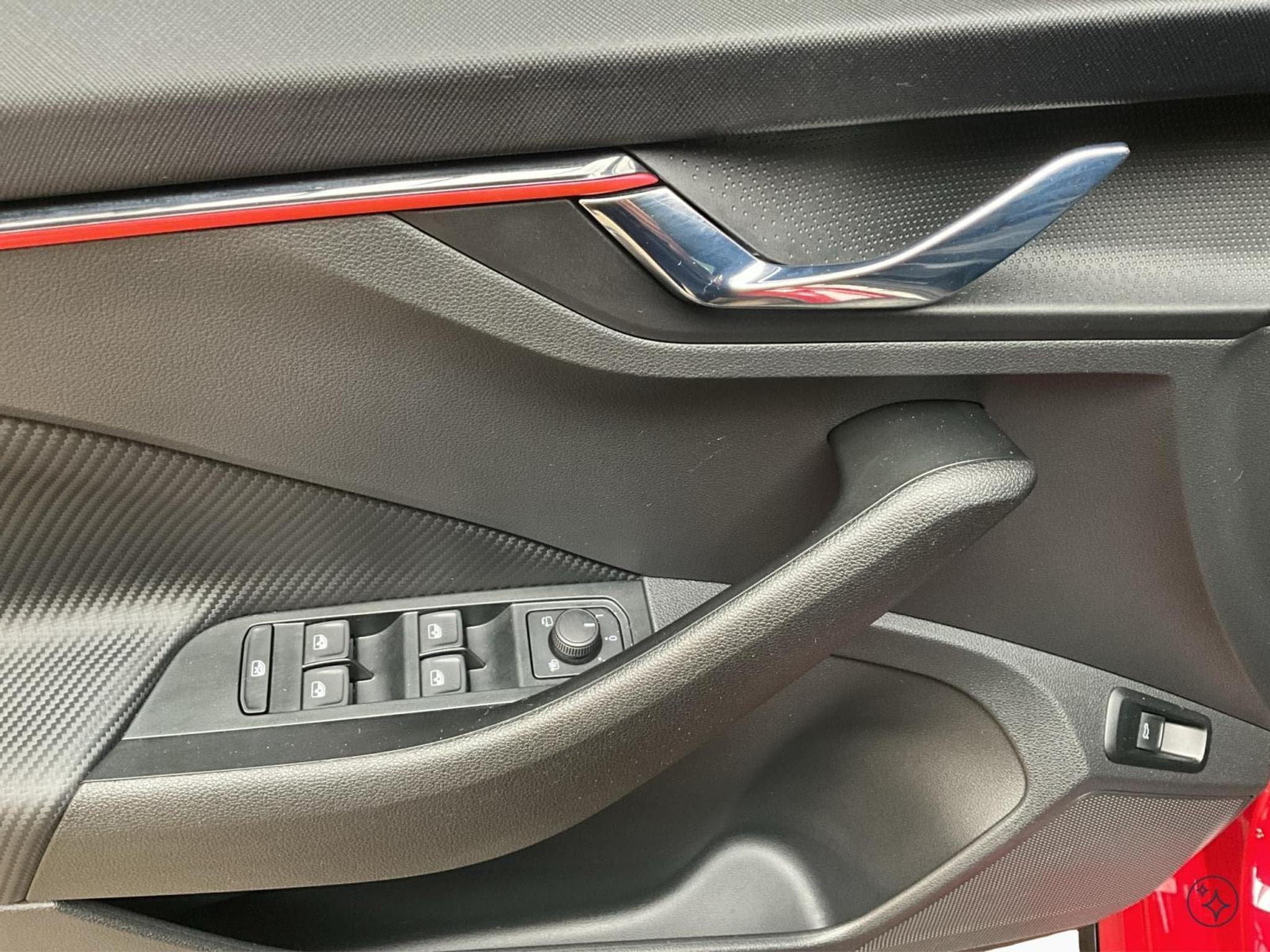 Skoda Kamiq Monte-Carlo+DSG+P.Park&Go+AHK+LED+Navi+DAB (2025) - Foto 14