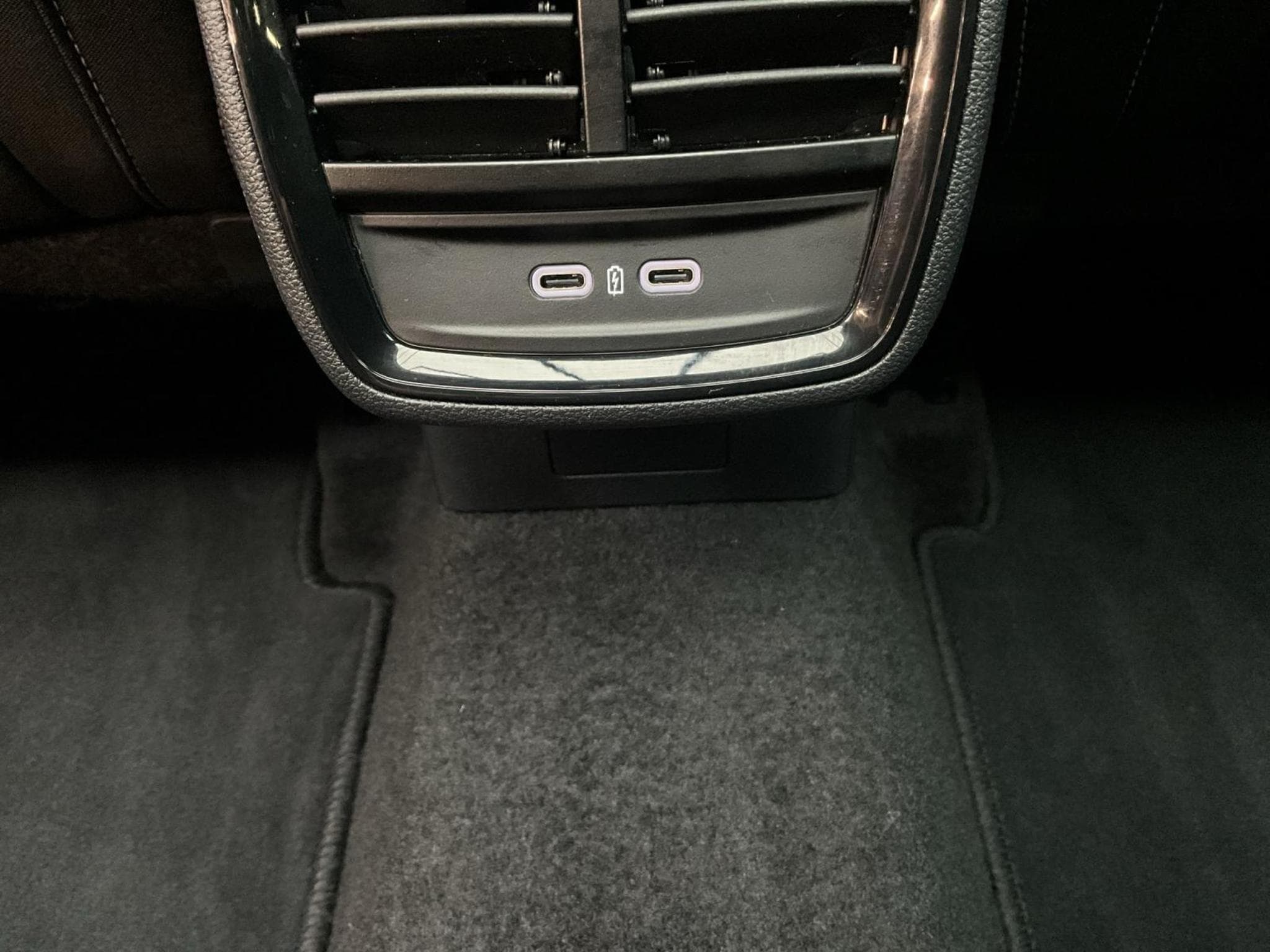 Skoda Kamiq Monte-Carlo+DSG+P.Park&Go+AHK+LED+Navi+DAB (2025) - Foto 23