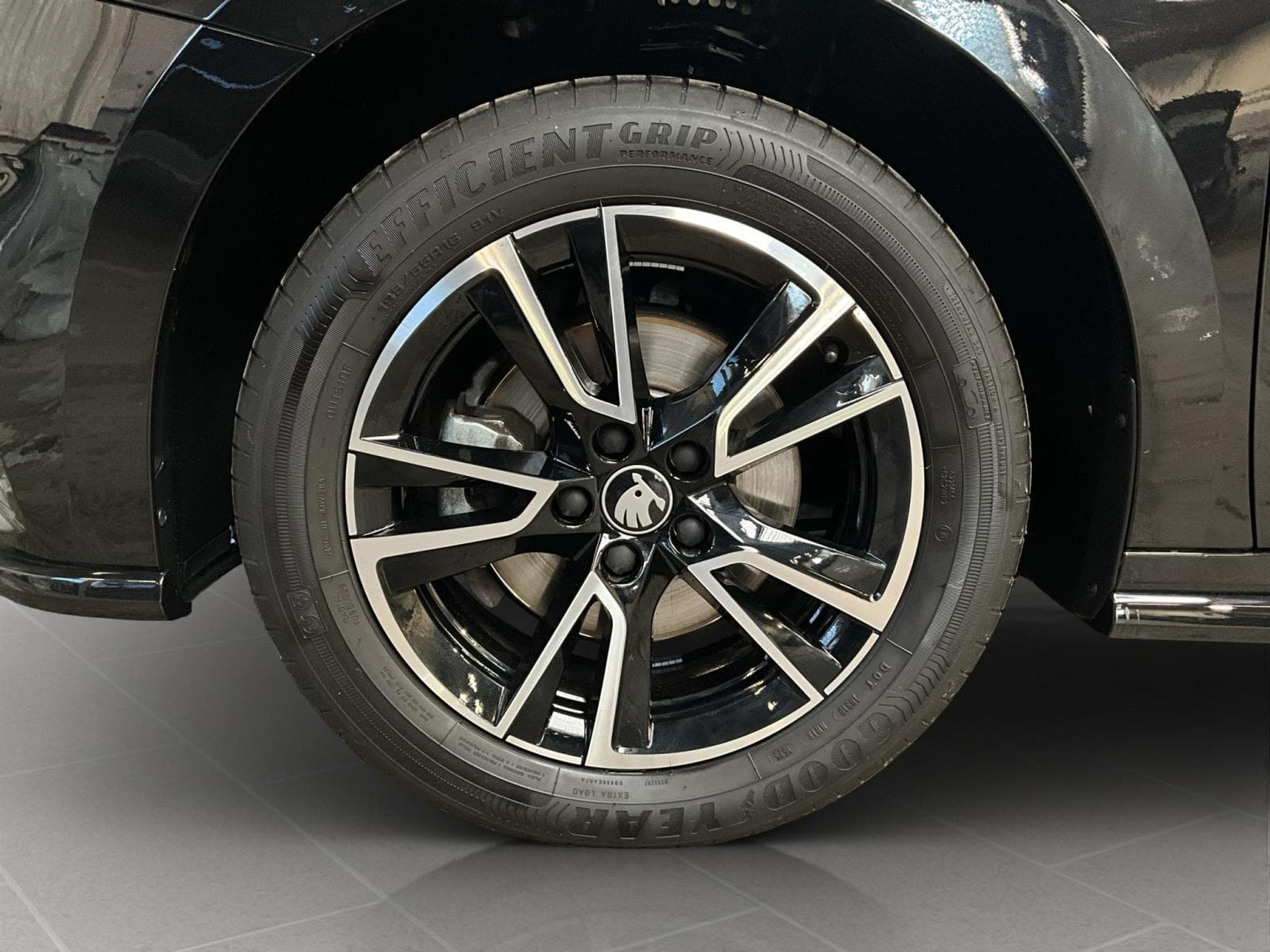 Skoda Fabia Monte-carlo+DSG+LED+NAVI+ACC+DAB (2025) - Foto 8