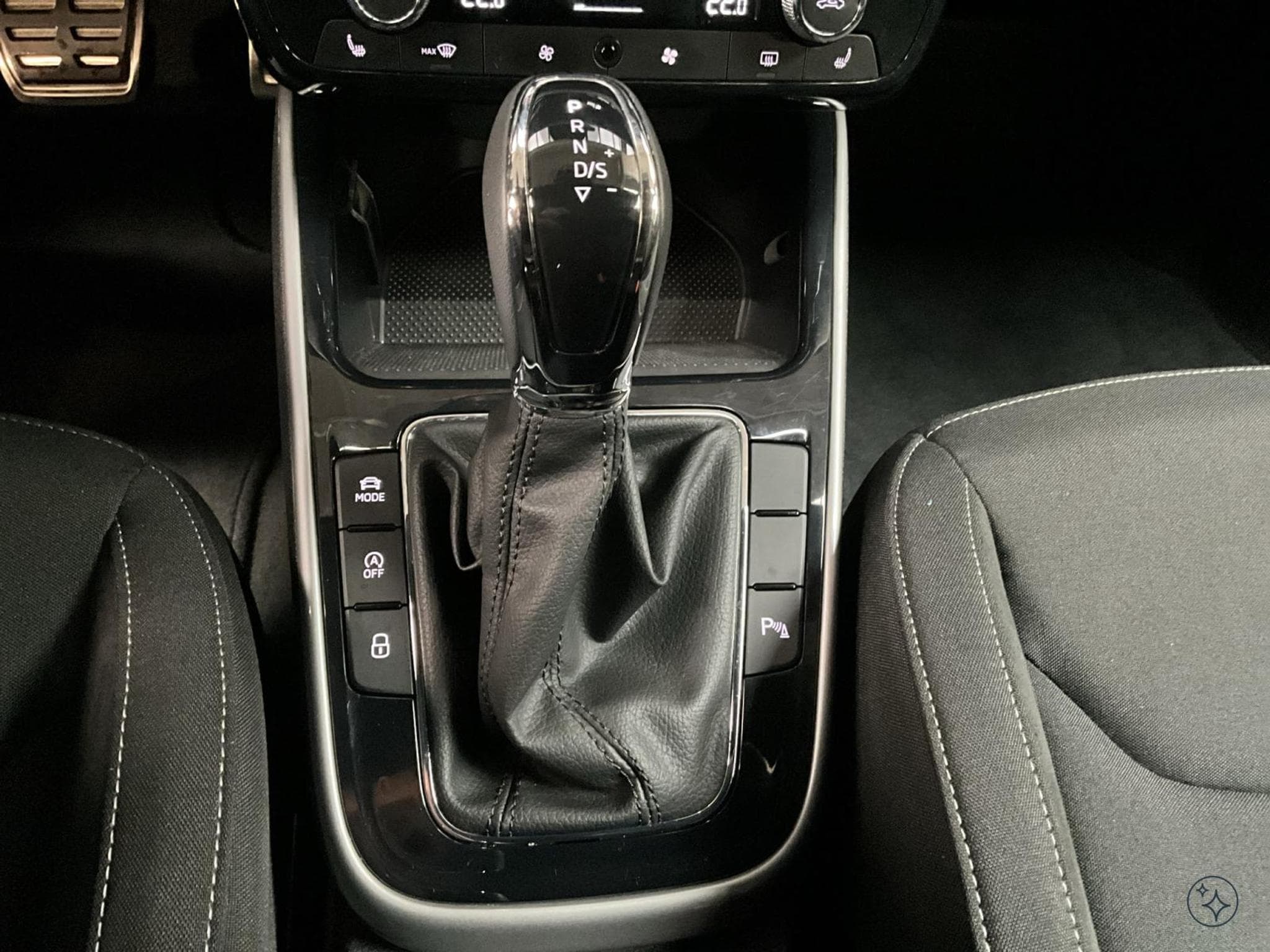 Skoda Fabia Monte-carlo+DSG+LED+NAVI+ACC+DAB (2025) - Foto 12