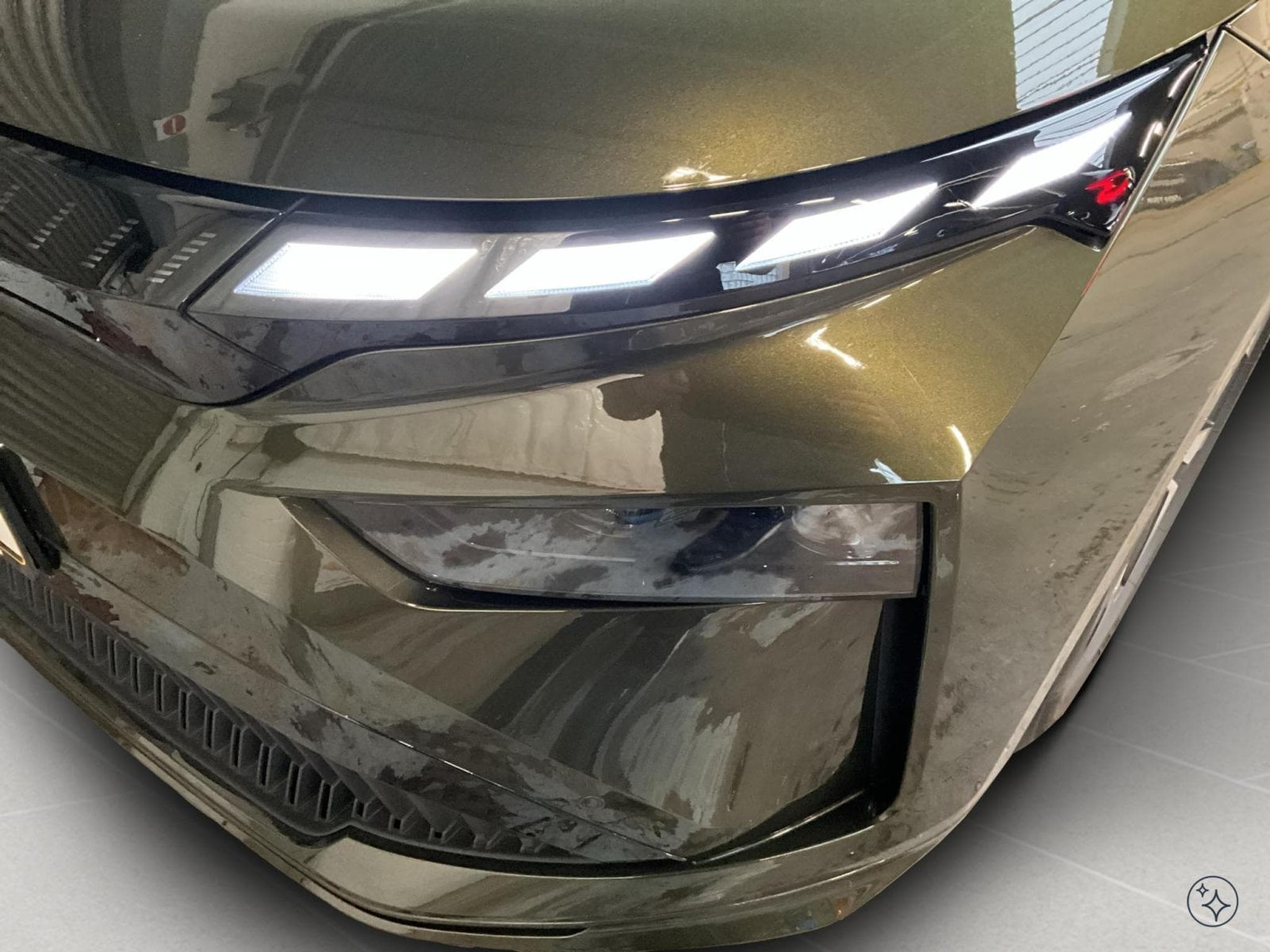 Skoda Enyaq 77kWh+iV85+Sportline+P.Transport+P.Advanced+360° (2025) - Foto 18