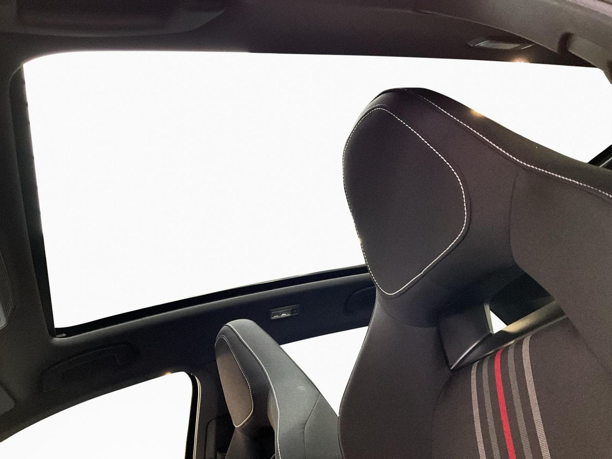 Skoda Kamiq Monte-Carlo+BVM+Pano+LED+Navi (2025) - Foto 18