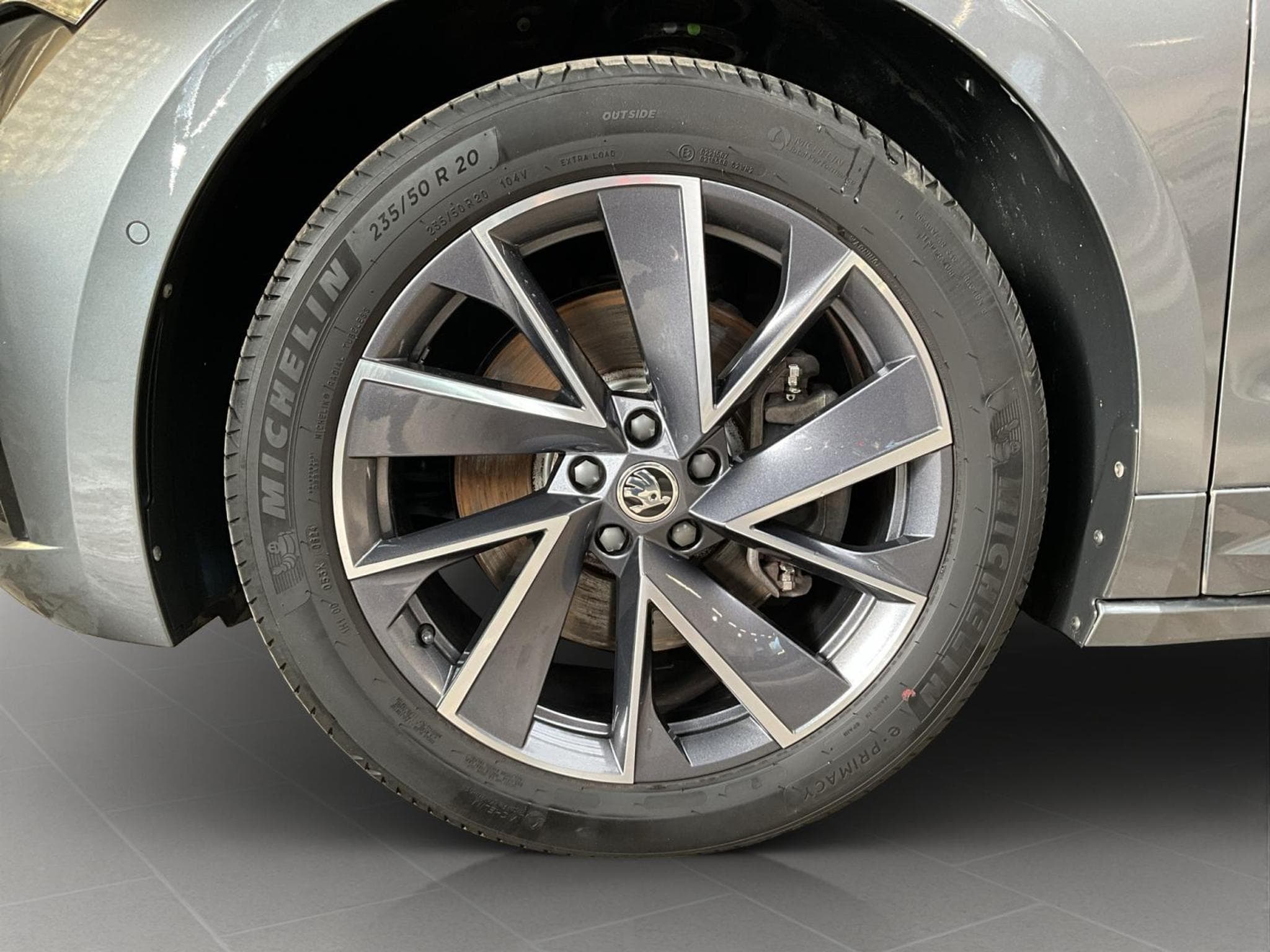Skoda Enyaq 77kWh+RS/Sportline+Drive-Sport+Light&View+Canton+Pano+AHK (2022) - Foto 8