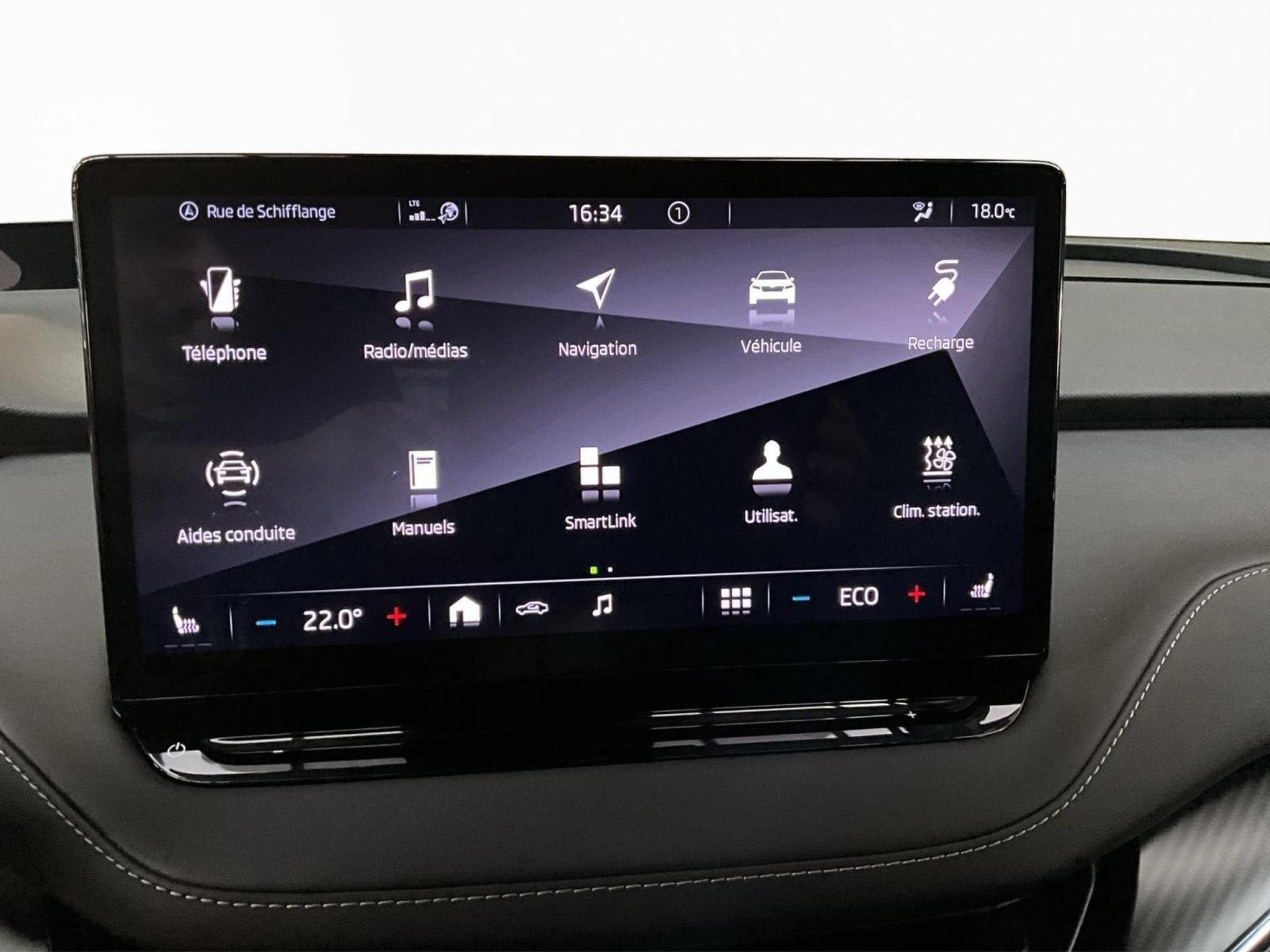 Skoda Enyaq 77kWh+RS/Sportline+Drive-Sport+Light&View+Canton+Pano+AHK (2022) - Foto 13