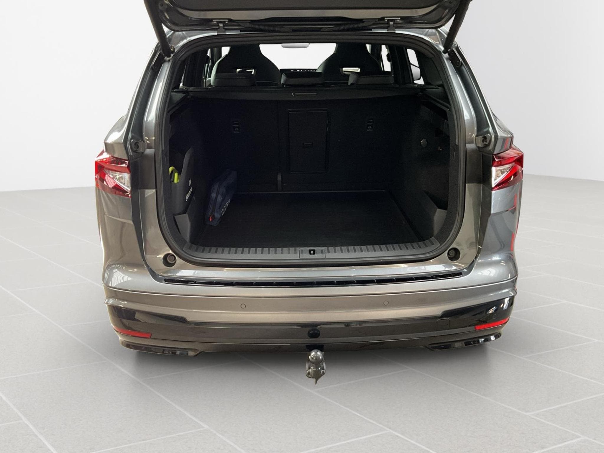 Skoda Enyaq 77kWh+RS/Sportline+Drive-Sport+Light&View+Canton+Pano+AHK (2022) - Foto 17