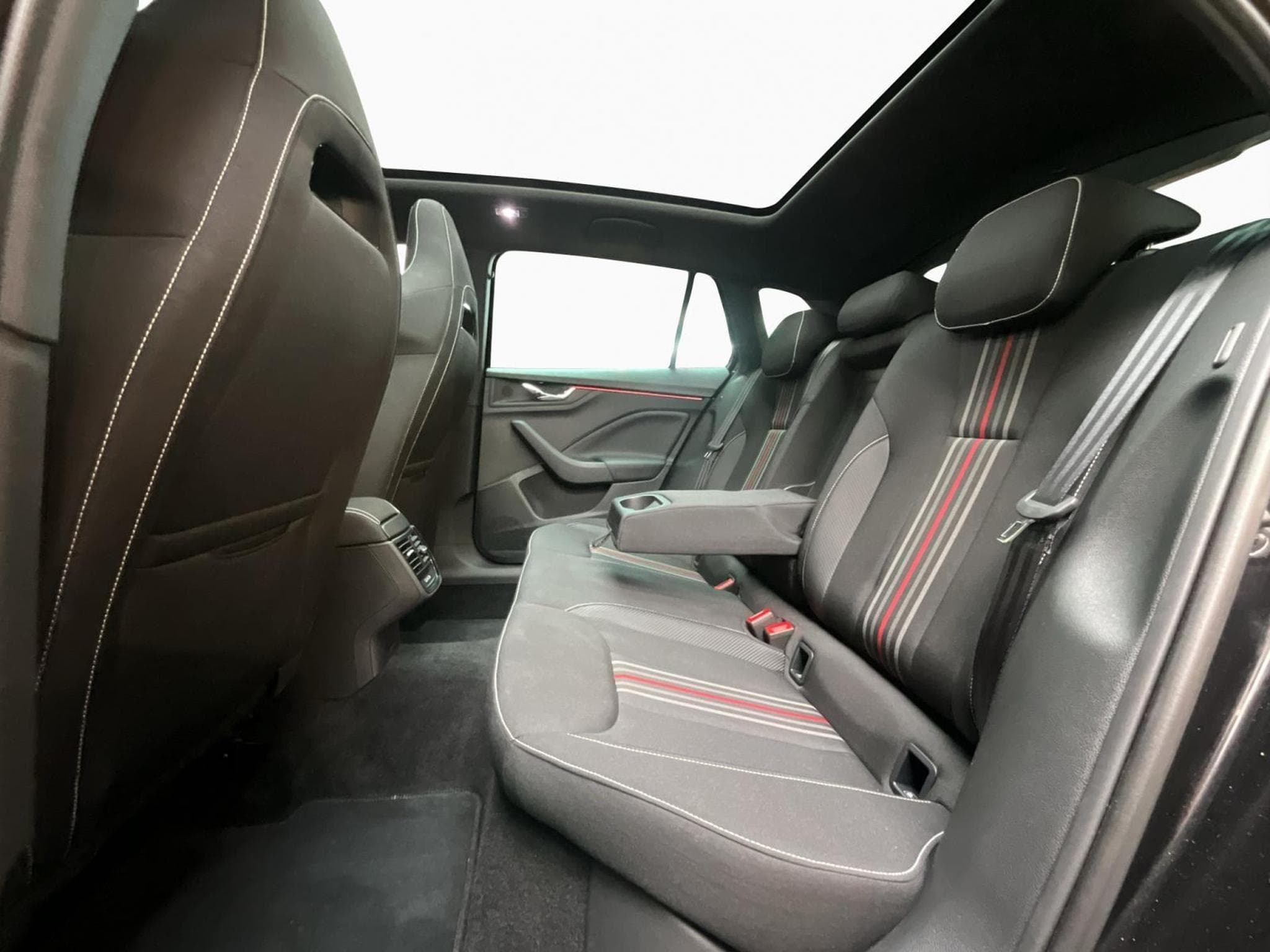 Skoda Scala Monte-Carlo+DSG+LED+Pano+RearView (2025) - Foto 16