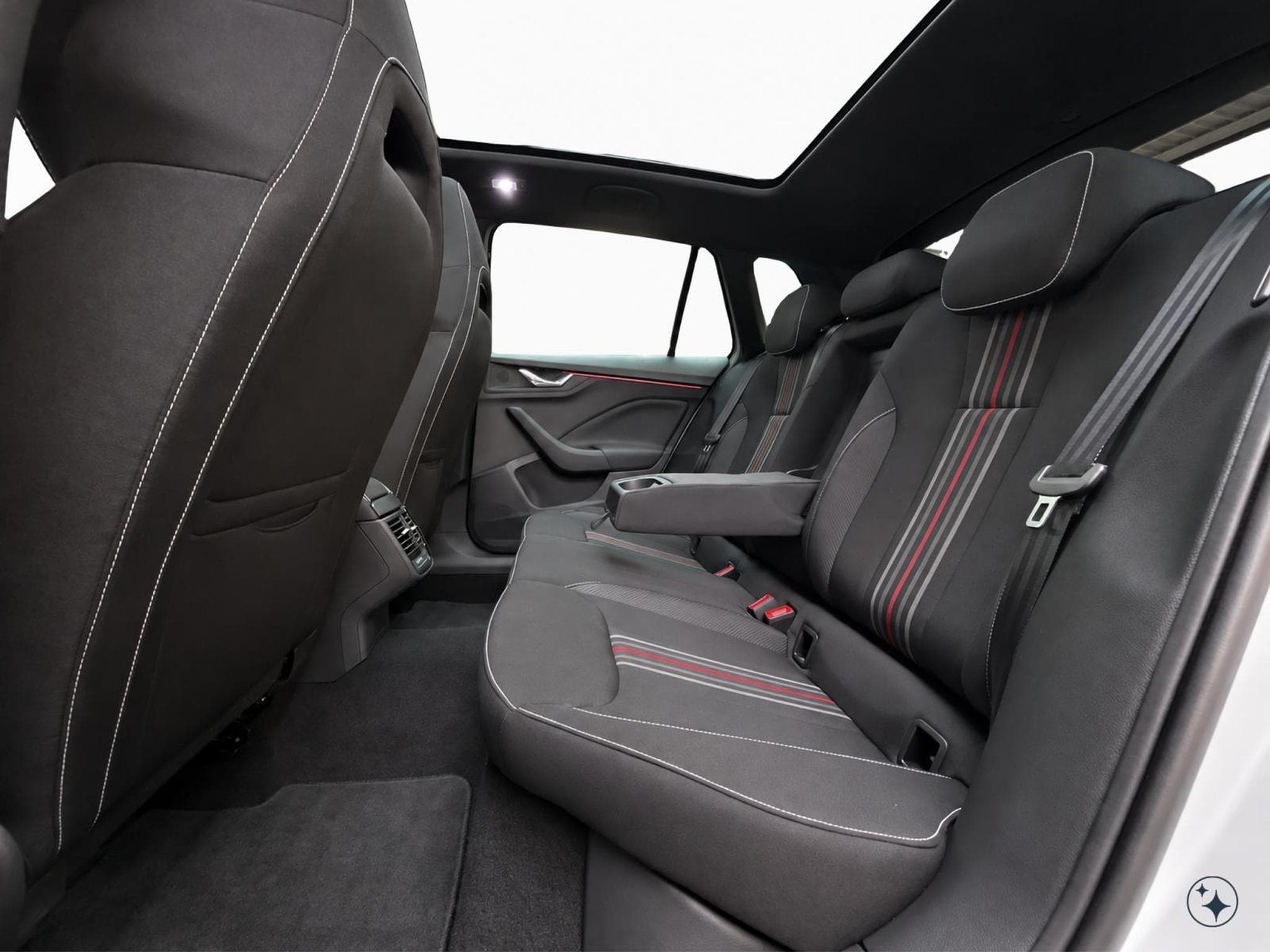 Skoda Kamiq Monte-Carlo+DSG+Pano+LED+Navi (2025) - Foto 19