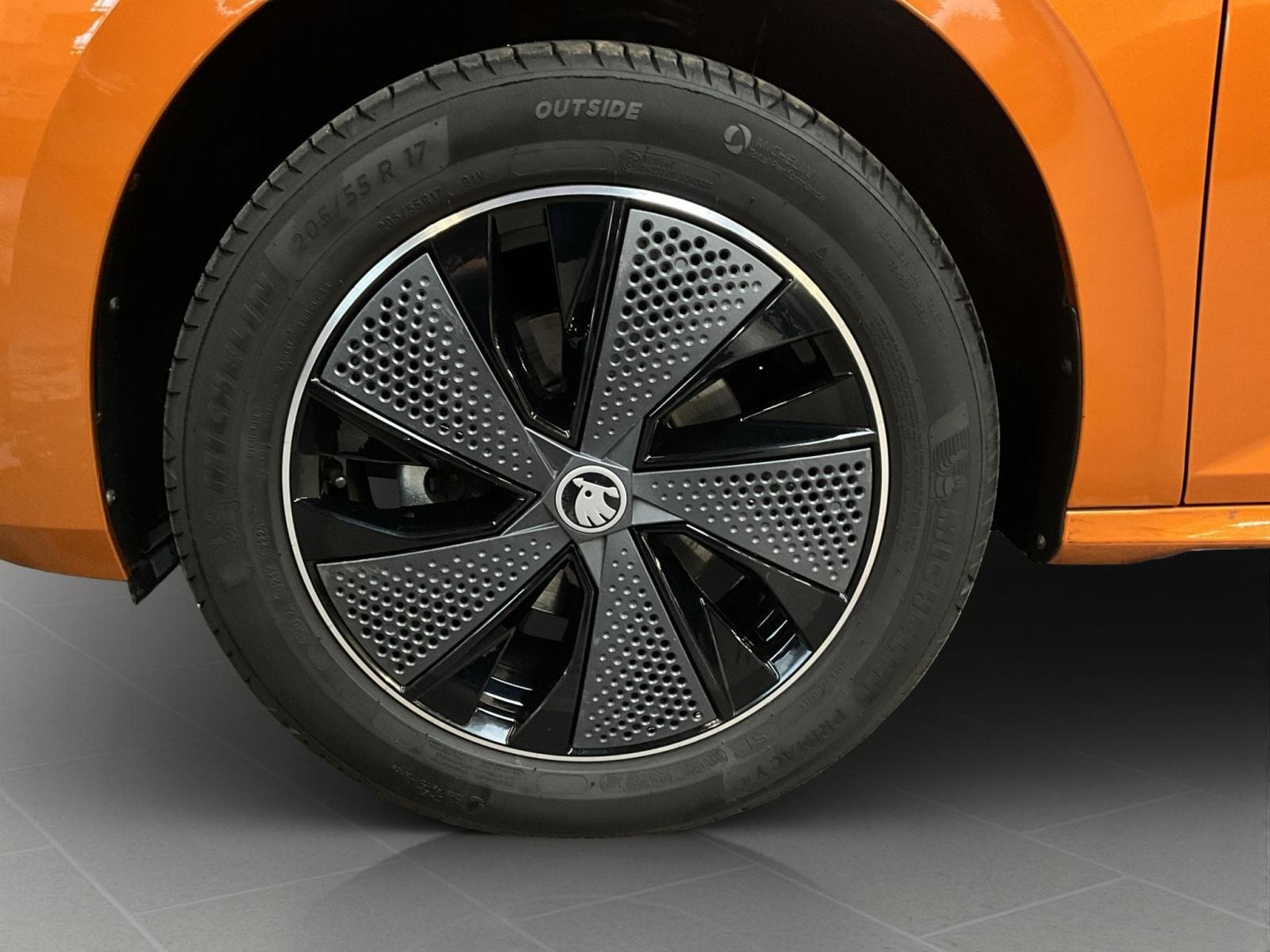 Skoda Kamiq Monte-Carlo+DSG+Pano+Park&Go+P.Drive+AHK+P.Sécurité (2025) - Foto 8