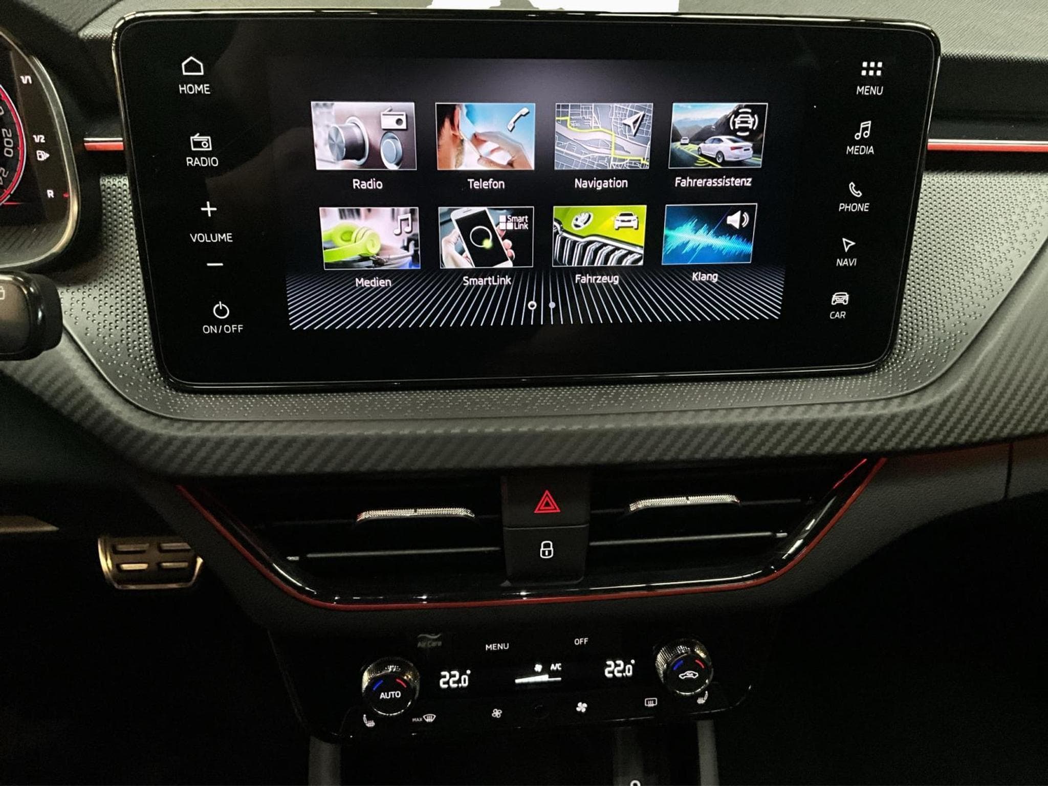 Skoda Kamiq Monte-Carlo+DSG+Pano+Park&Go+P.Drive+AHK+P.Sécurité (2025) - Foto 13
