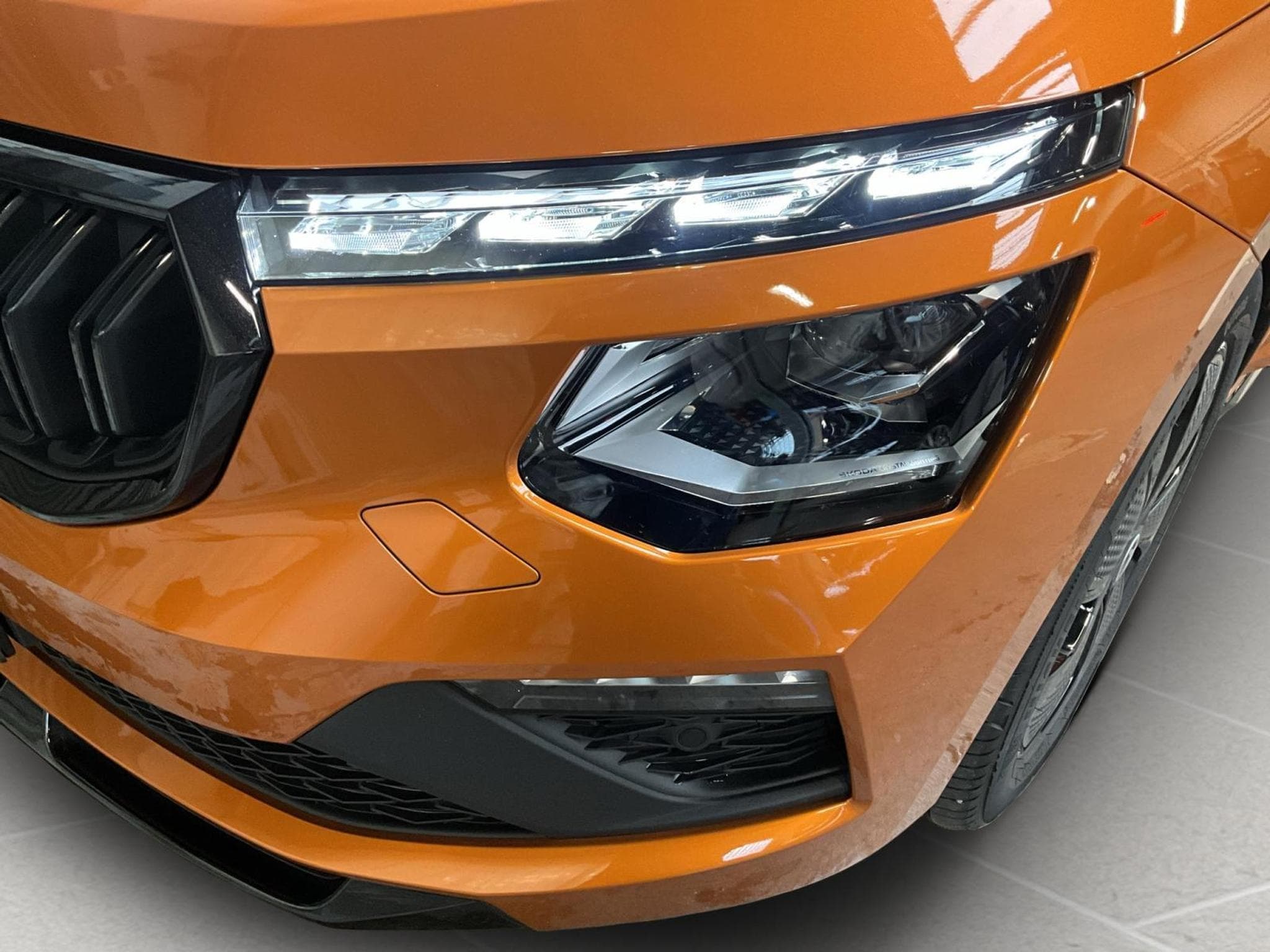 Skoda Kamiq Monte-Carlo+DSG+Pano+Park&Go+P.Drive+AHK+P.Sécurité (2025) - Foto 18