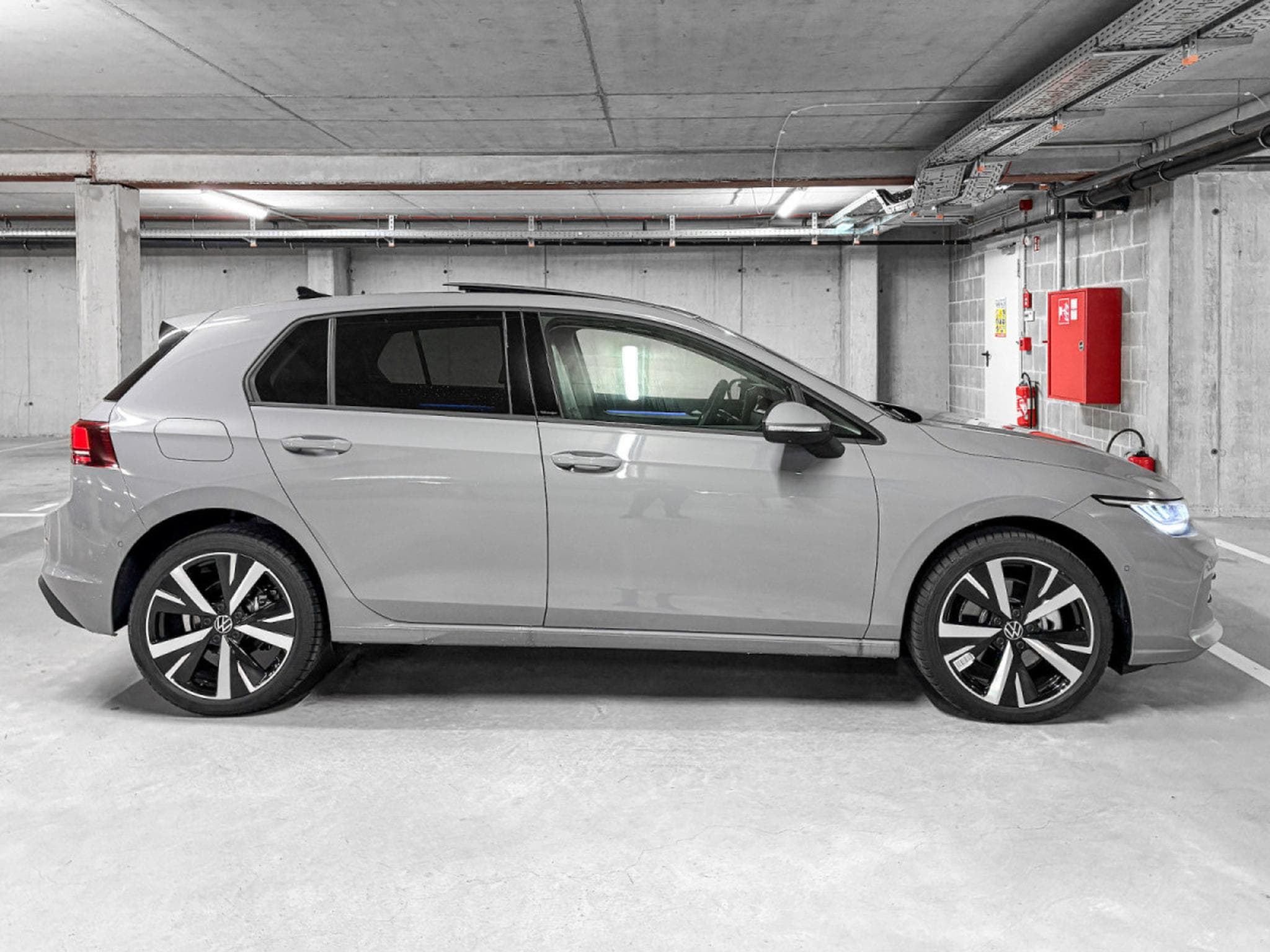 VW Golf Golf VIII FACELIFT Lim. 1.5 TSI eHybrid 150 kW Life (2026) - Photo 5