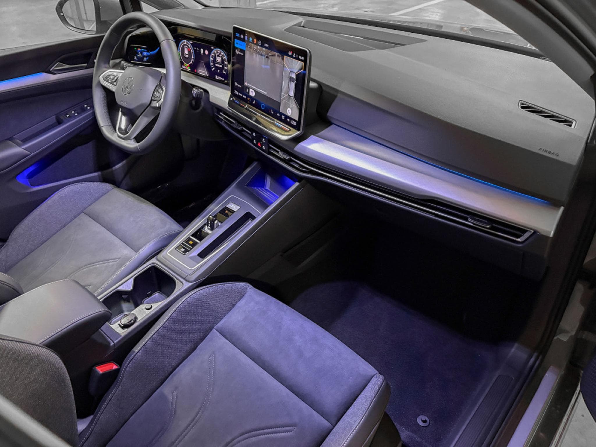 VW Golf Golf VIII FACELIFT Lim. 1.5 TSI eHybrid 150 kW Life (2026) - Photo 12