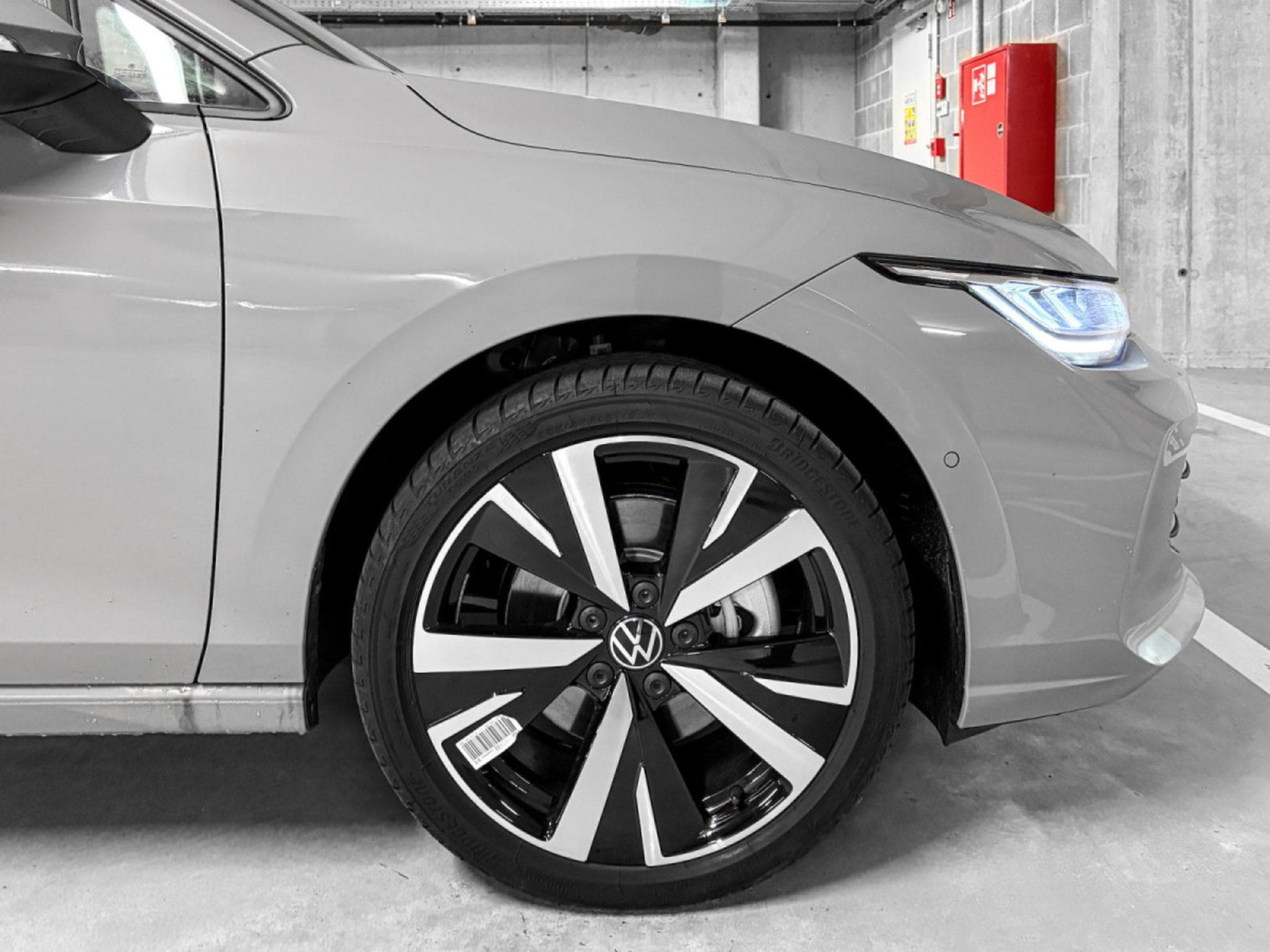 VW Golf Golf VIII FACELIFT Lim. 1.5 TSI eHybrid 150 kW Life (2026) - Photo 21