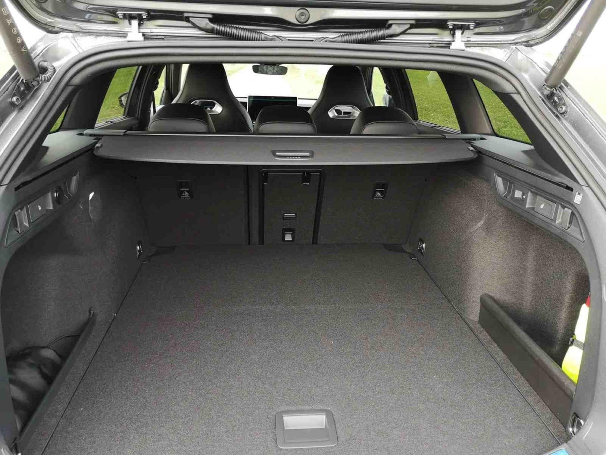 VW Passat 2.0 TDI 193 DSG 4 Motion R-Line (2026) - Foto 11