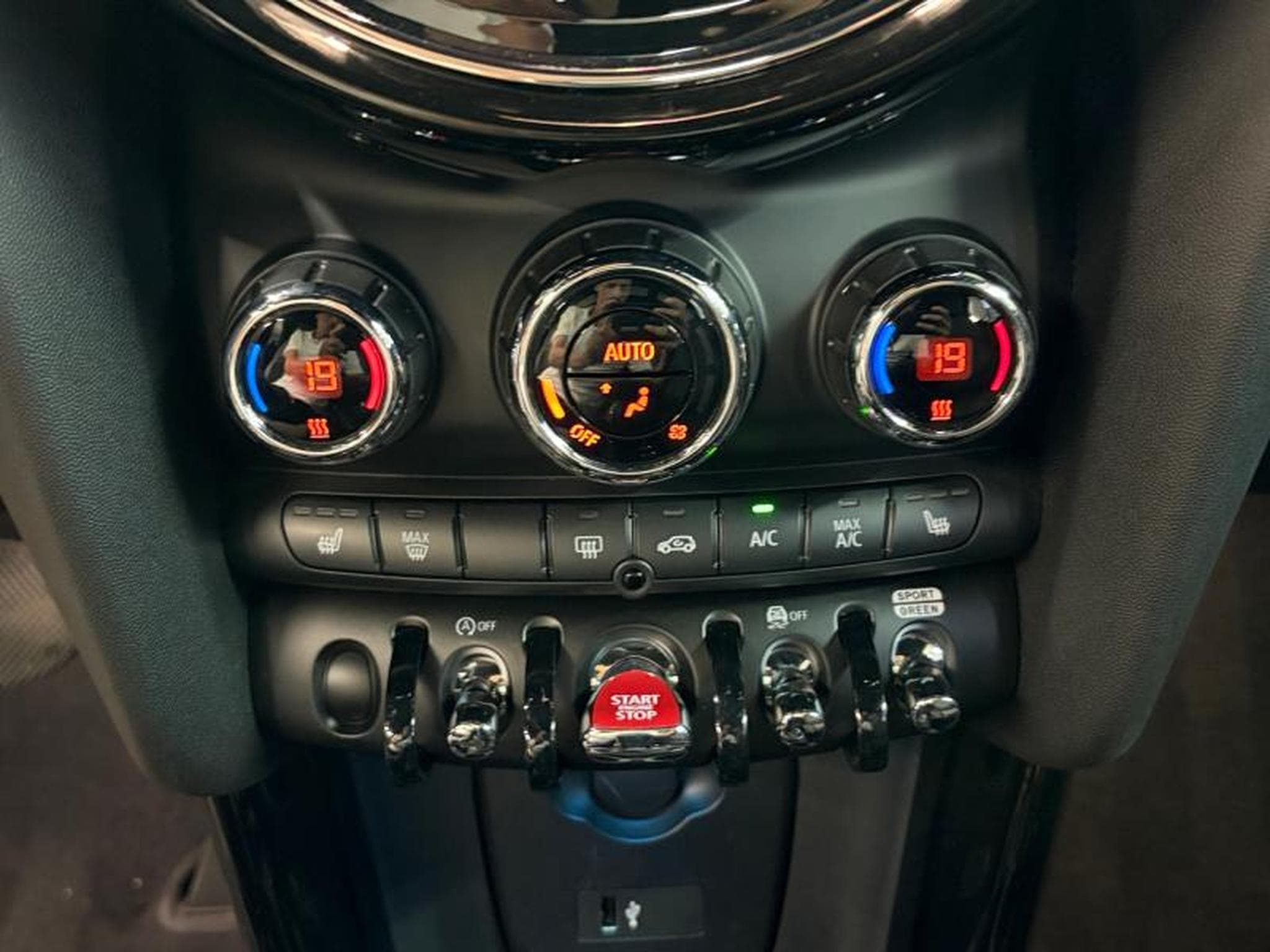MINI Cooper Cooper S Cabrio (2021) - Photo 13