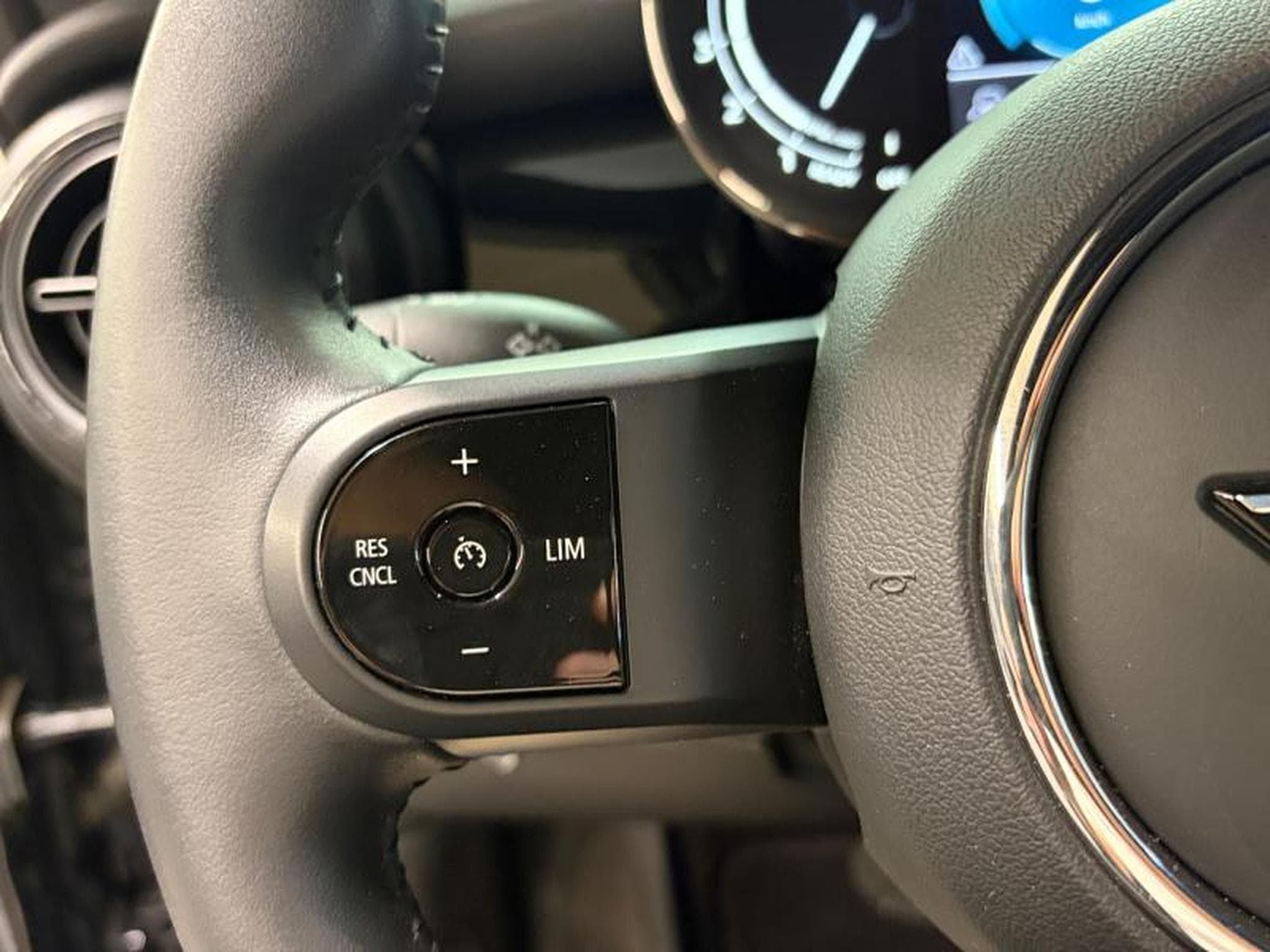 MINI Cooper Cooper S Cabrio (2021) - Photo 14