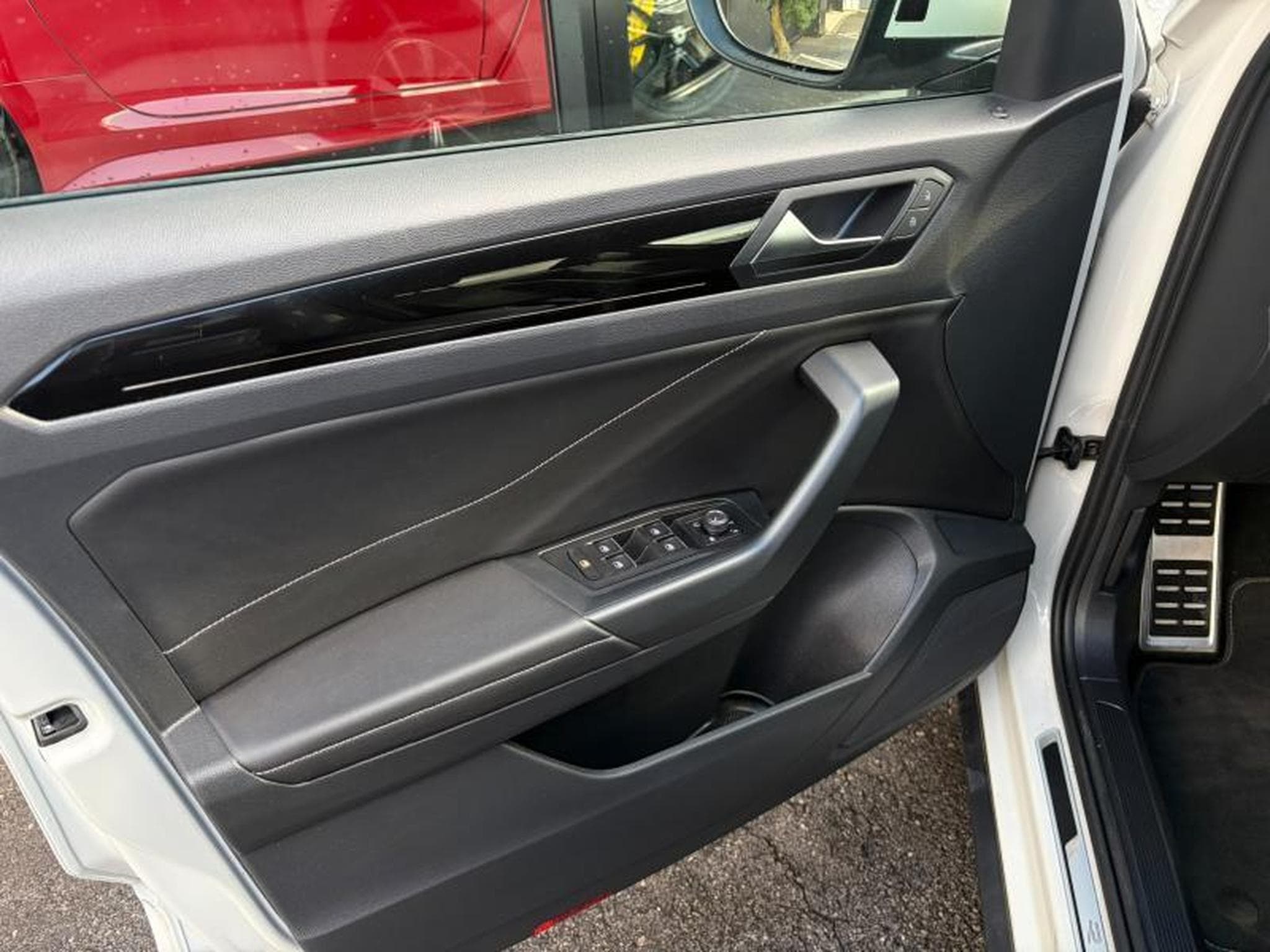 VW T-Roc R-Line 1.5 150ch/Camera/Sièges chauffants (2024) - Foto 15