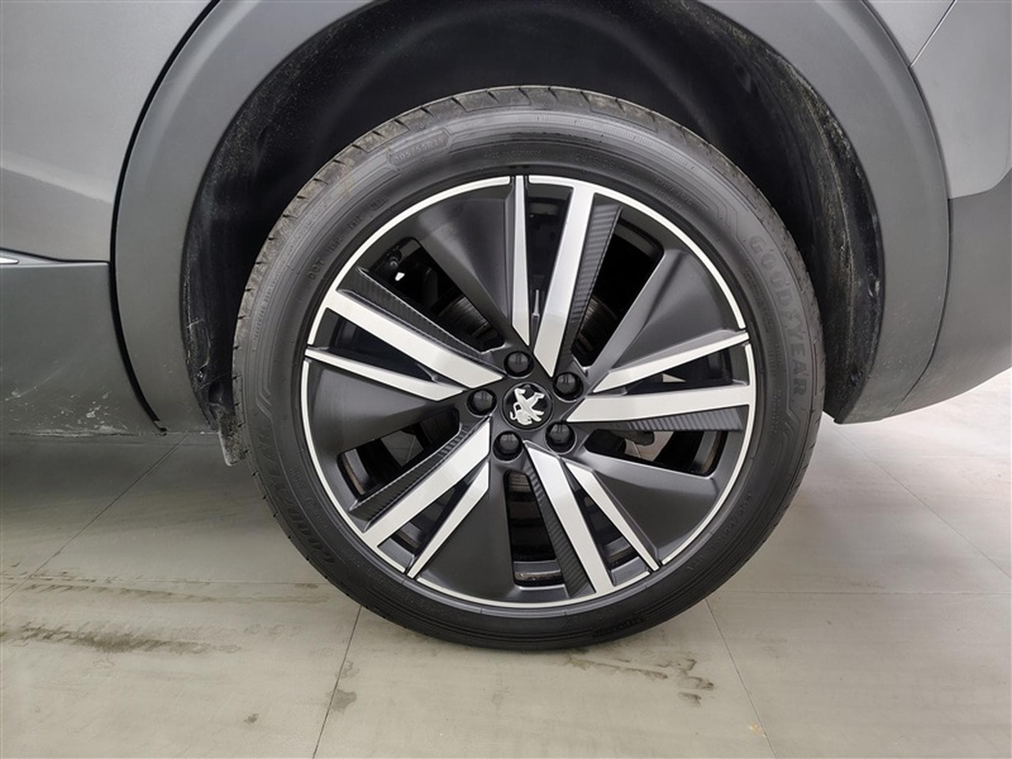 Peugeot 5008 1.2 PureTech GT AUTO/S-CUIR/NAVI/FULL LED/JA18/PDC (2024) - Photo 6