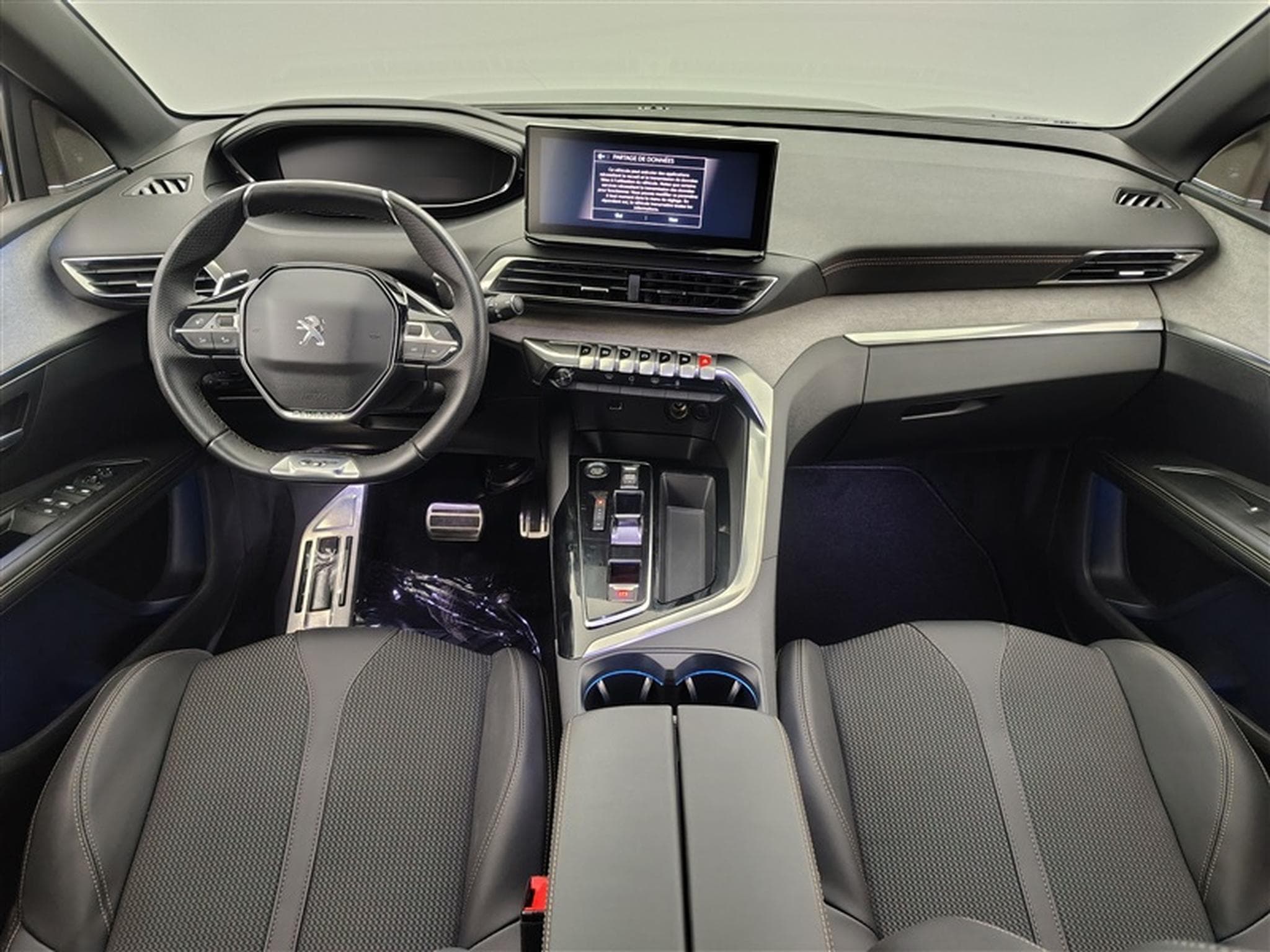Peugeot 5008 1.2 PureTech GT AUTO/S-CUIR/NAVI/FULL LED/JA18/PDC (2024) - Photo 8