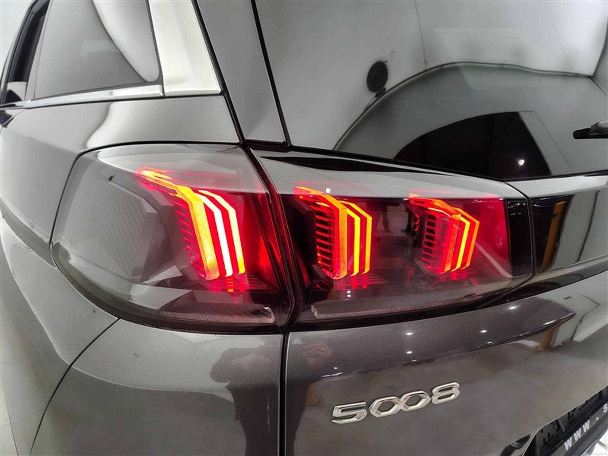 Peugeot 5008 1.2 PureTech GT AUTO/S-CUIR/NAVI/FULL LED/JA18/PDC (2024) - Photo 16