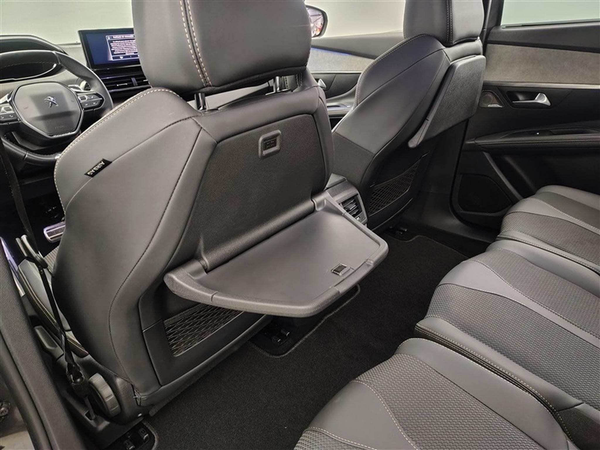 Peugeot 5008 1.2 PureTech GT AUTO/S-CUIR/NAVI/FULL LED/JA18/PDC (2024) - Photo 20