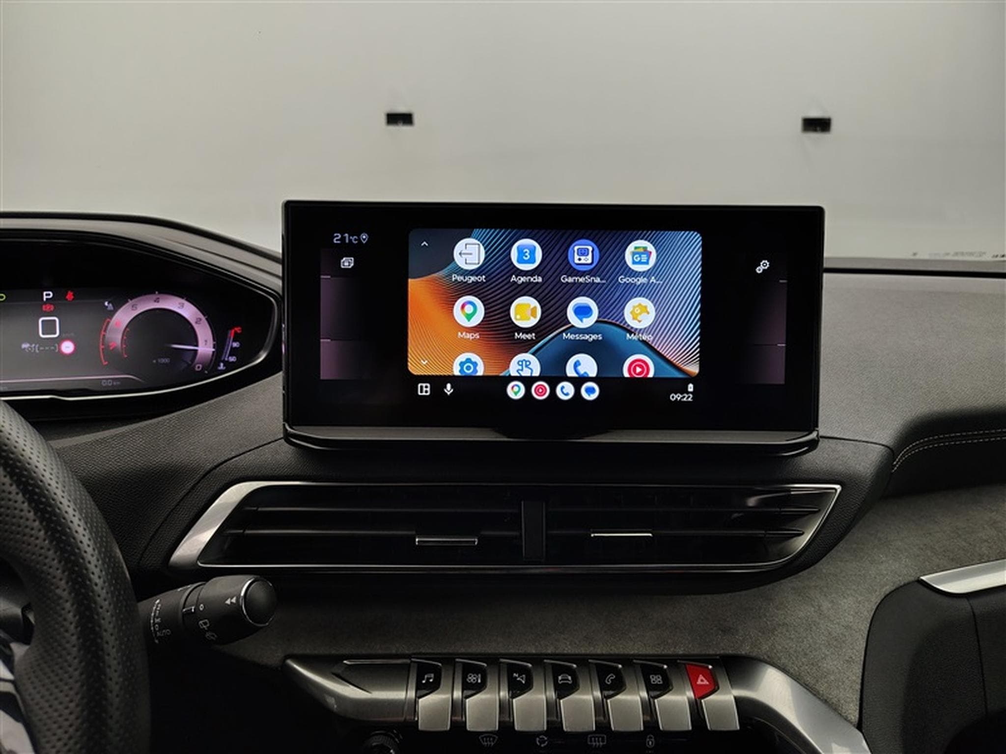 Peugeot 5008 1.2 PureTech GT AUTO/S-CUIR/NAVI/FULL LED/JA18/PDC (2024) - Photo 23