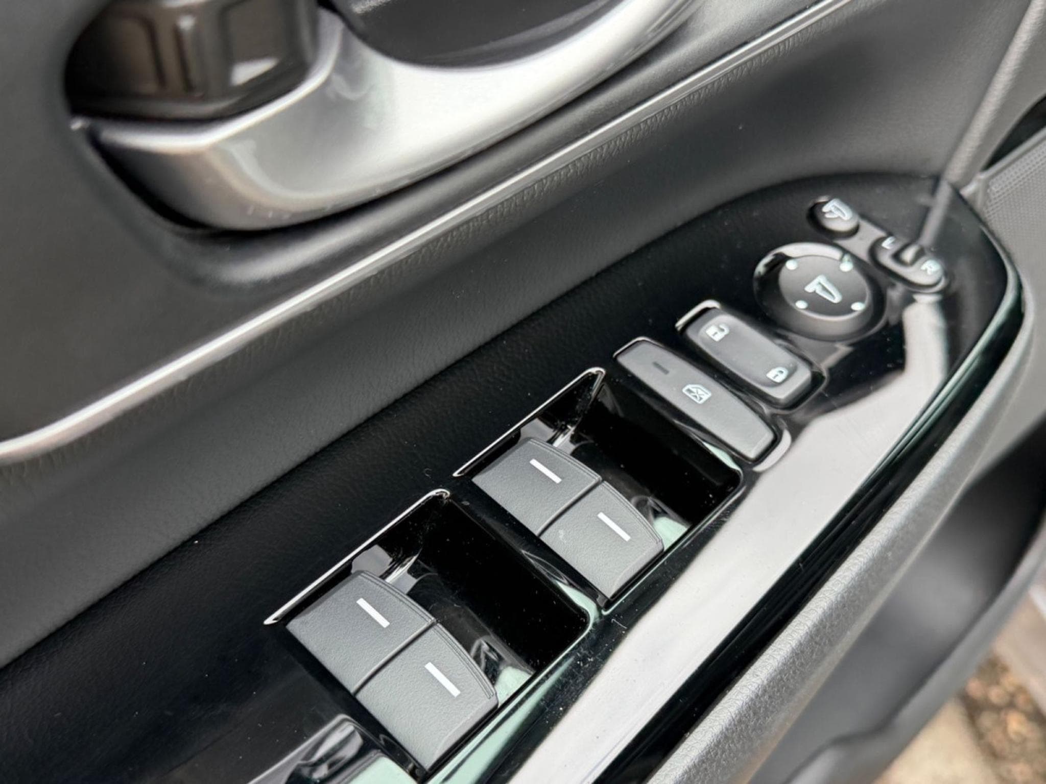 Honda CR-V 2.0 i-MMD HYBRID 4WD Lifestyle (2022) - Photo 13