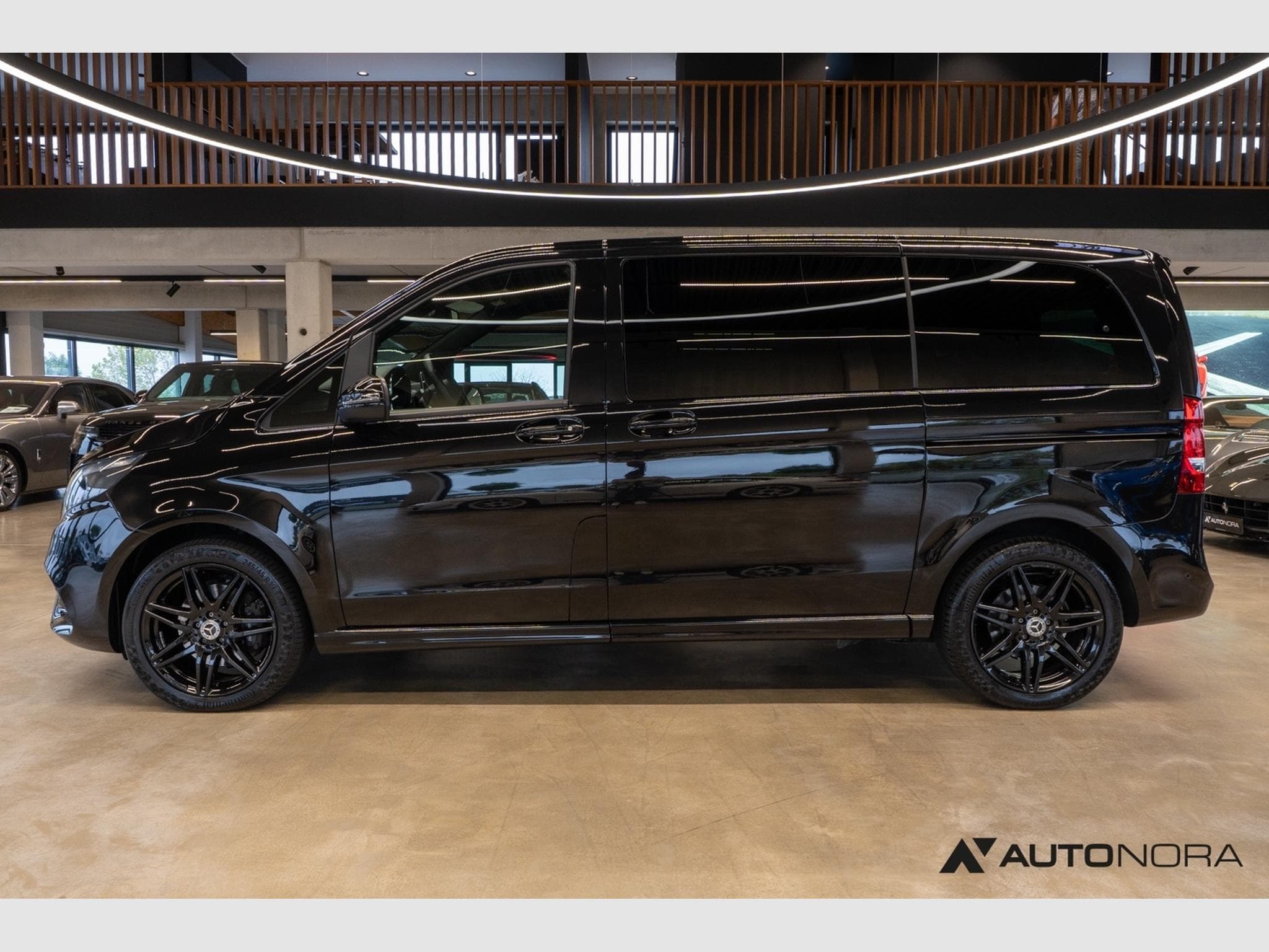 Mercedes V 300 V 300 d Edition 4MATIC kompakt AMG Line (2024) - Photo 6