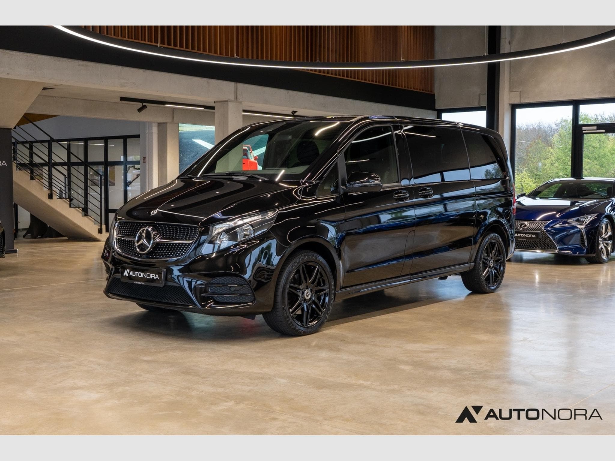 Mercedes V 300 V 300 d Edition 4MATIC kompakt AMG Line (2024) - Photo 1