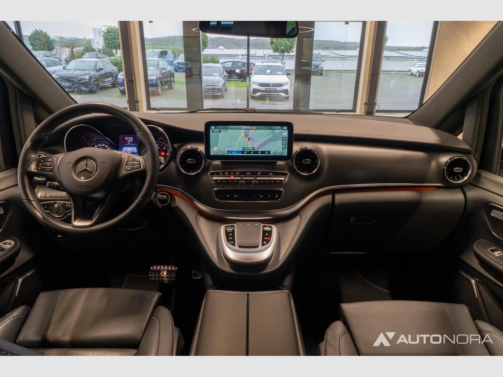 Mercedes V 300 V 300 d Edition 4MATIC kompakt AMG Line (2024) - Photo 13