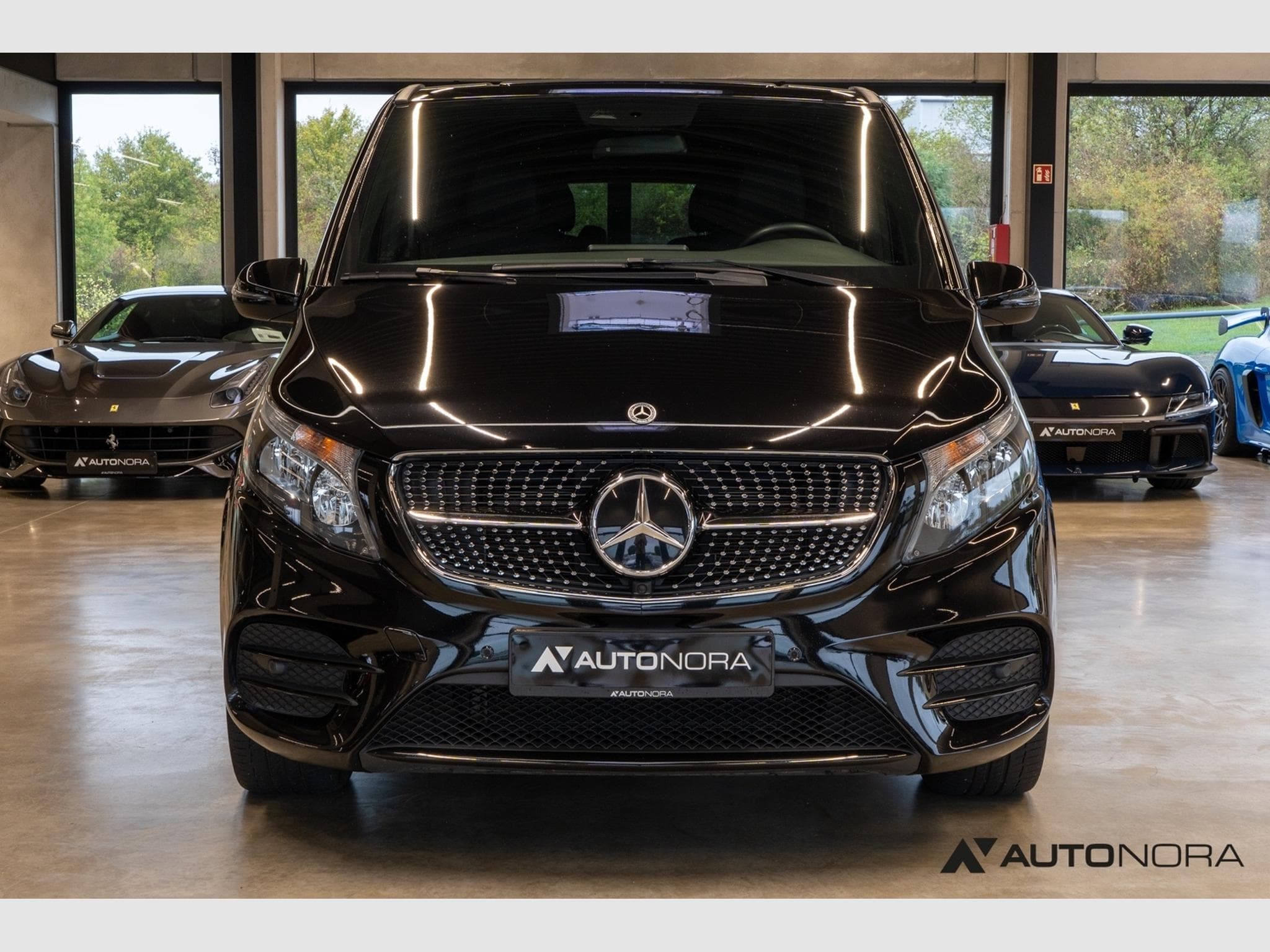 Mercedes V 300 V 300 d Edition 4MATIC kompakt AMG Line (2024) - Photo 4