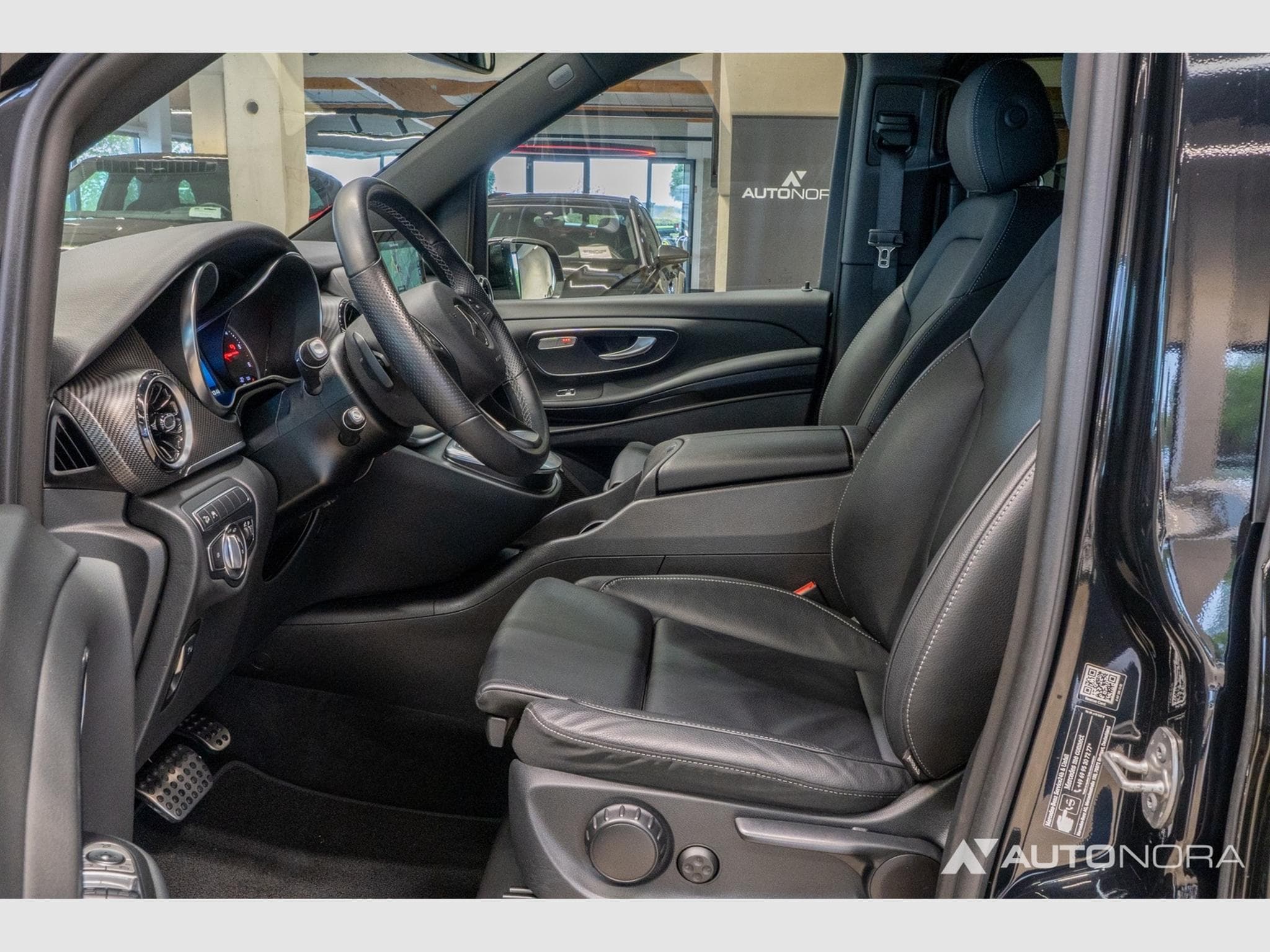 Mercedes V 300 V 300 d Edition 4MATIC kompakt AMG Line (2024) - Photo 10