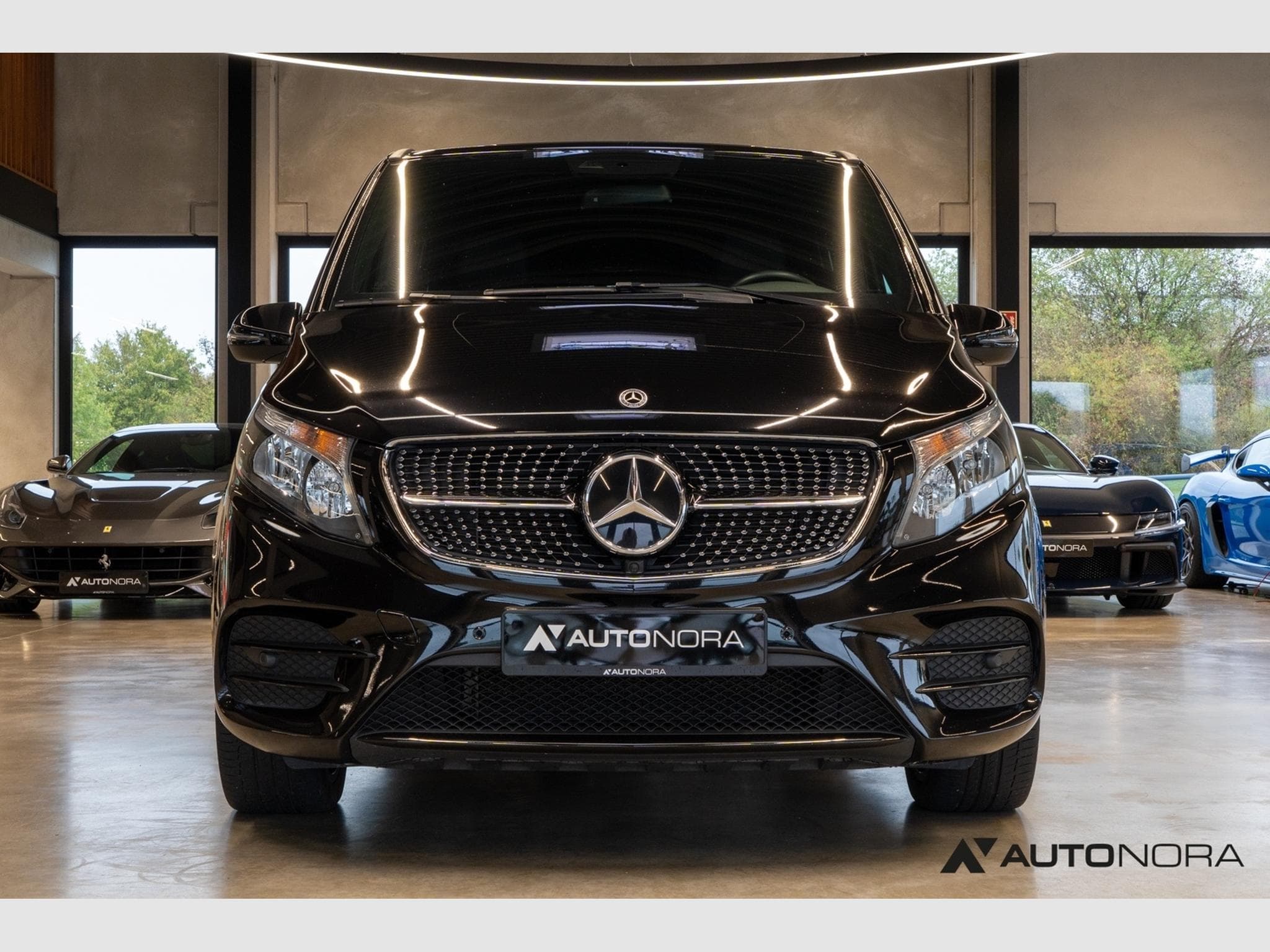Mercedes V 300 V 300 d Edition 4MATIC kompakt AMG Line (2024) - Photo 9