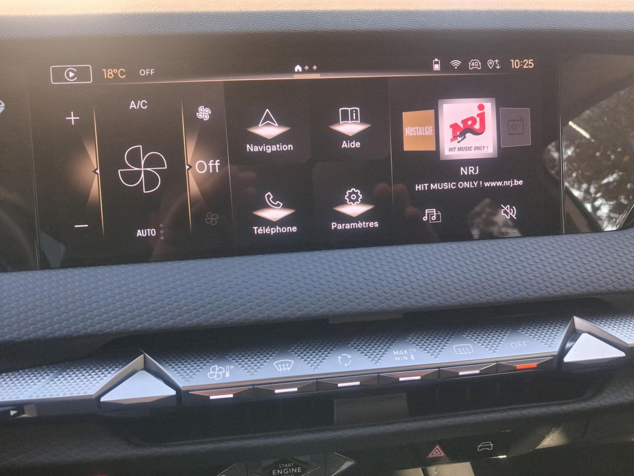DS Automobiles DS4 CROSS RIVOLI 130 BLUE HDI (2023) - Foto 11