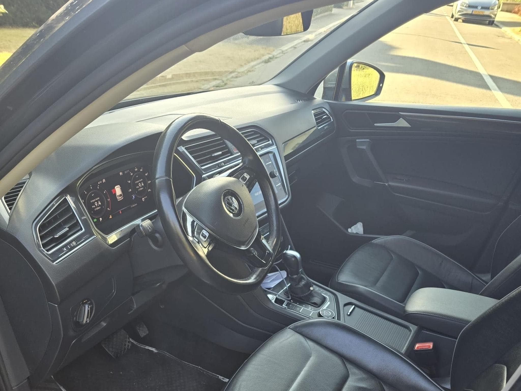 VW Tiguan R Line (2019) - Photo 11