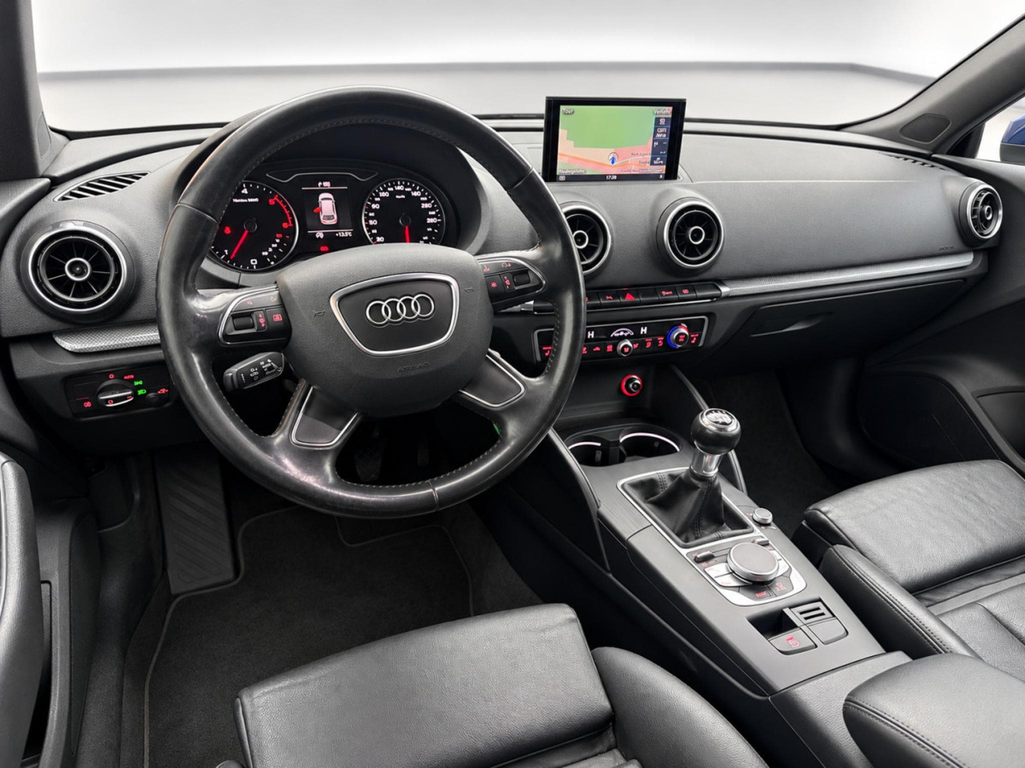 Audi A3 2.0 Tdi 150 Ambition (2013) - Photo 6