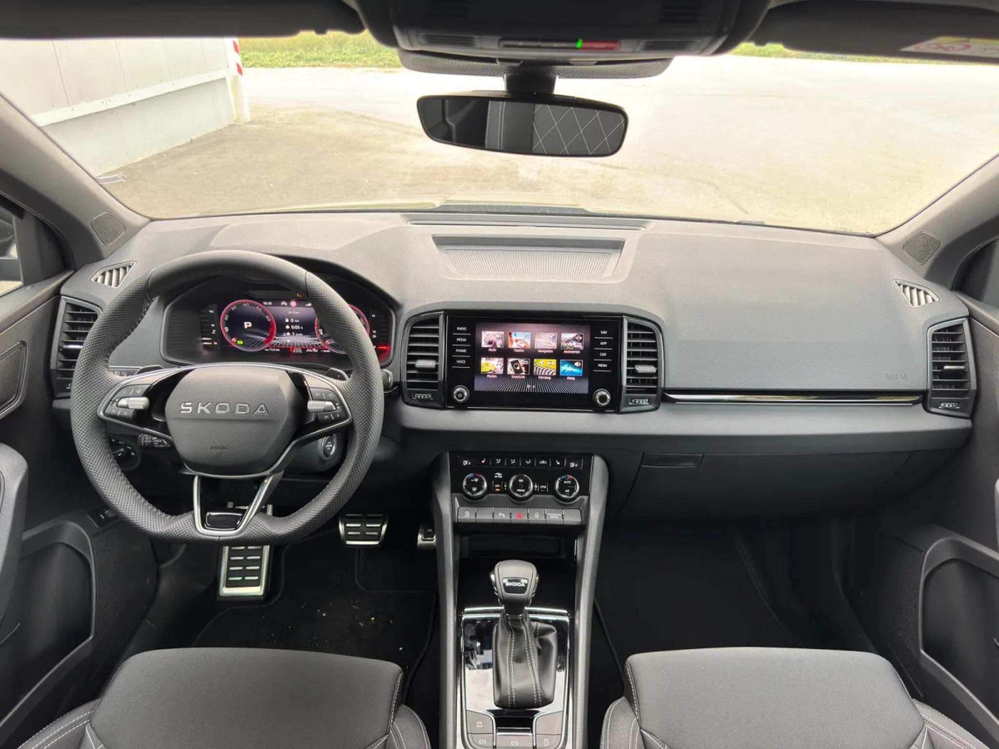 Skoda Karoq 1.5 TSi 150 DSG Sportline (2026) - Photo 10