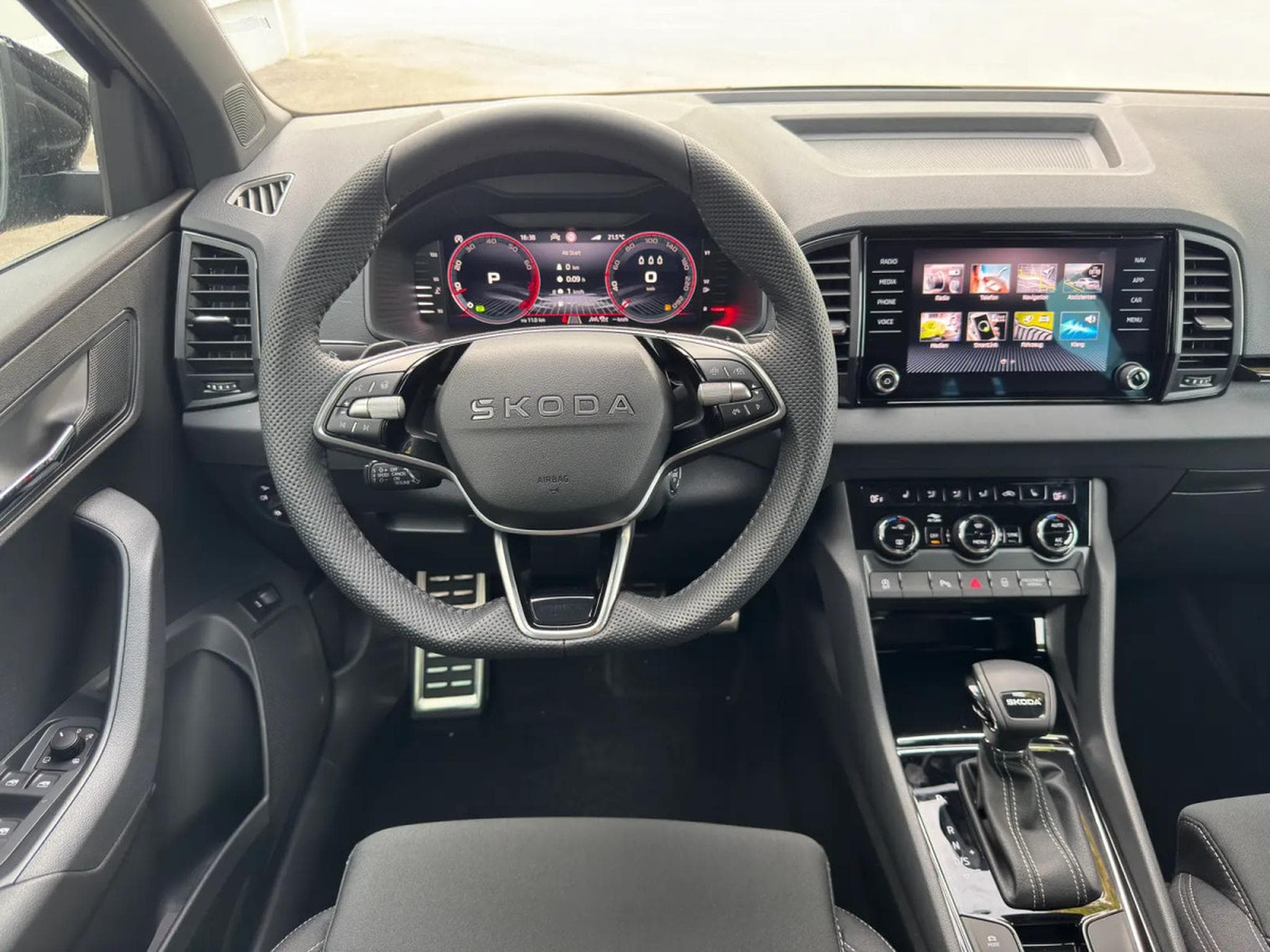Skoda Karoq 1.5 TSi 150 DSG Sportline (2026) - Photo 13