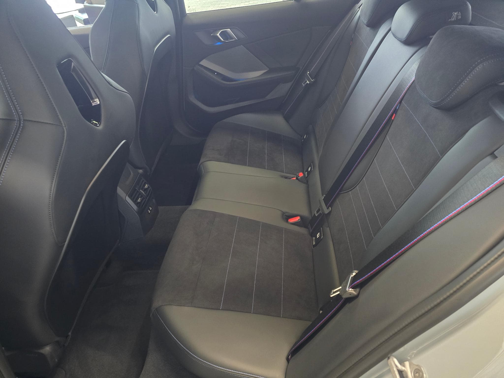 BMW M135 M sport Pro, Toit ouvrant, Harman Kardon... (2025) - Foto 9